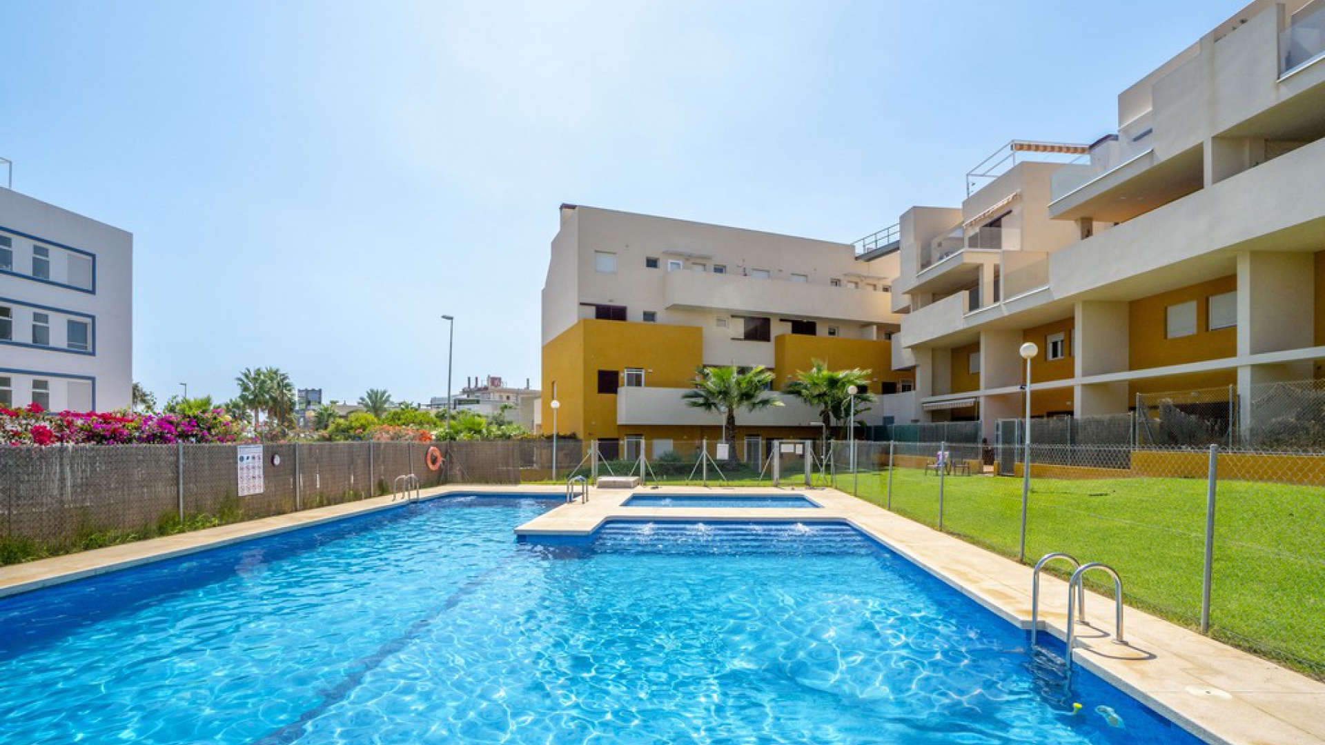 Återförsäljning - Lägenhet - Playa Flamenca - La Quinta