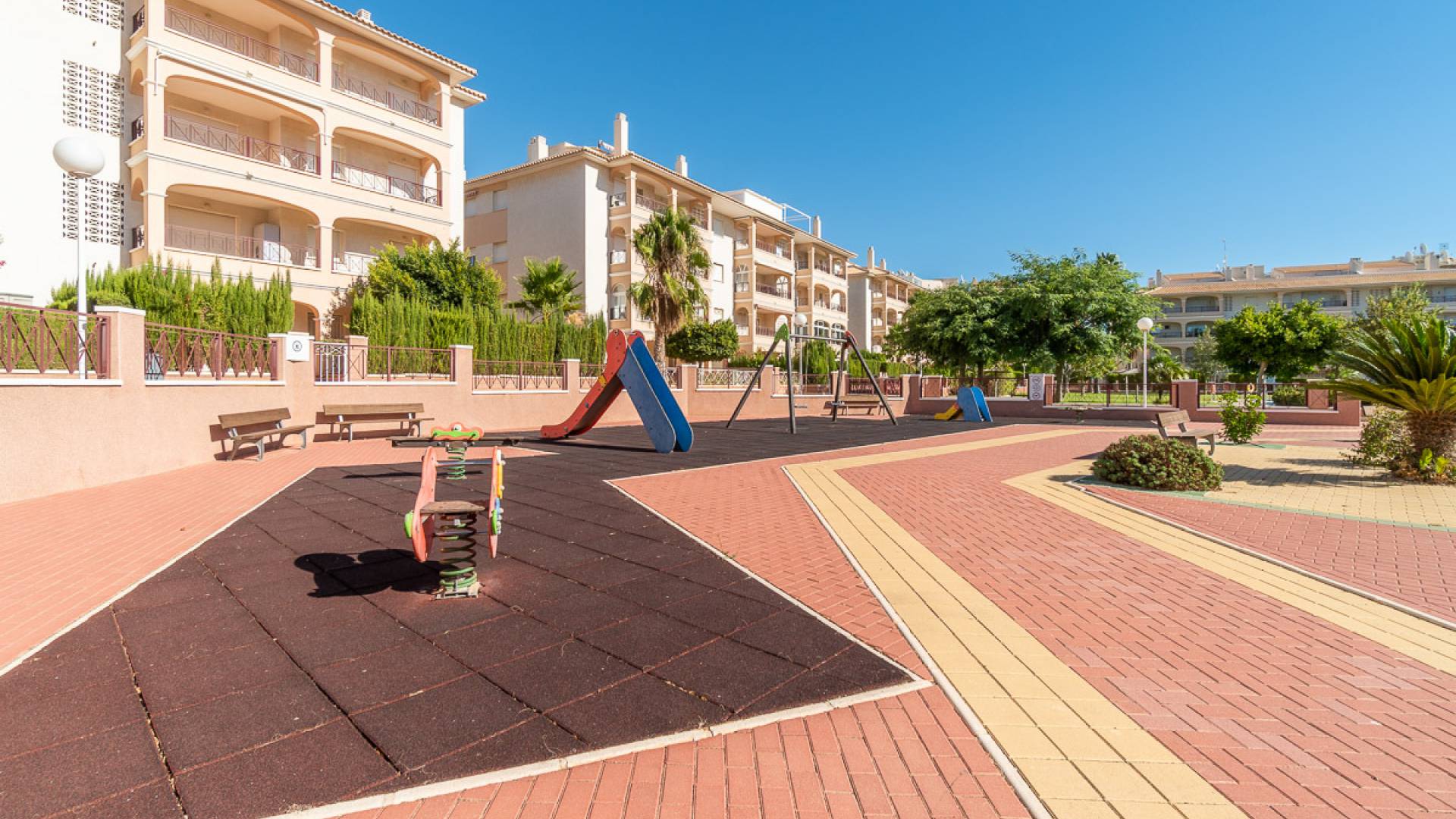 Återförsäljning - Lägenhet - Playa Flamenca - Laguna Golf