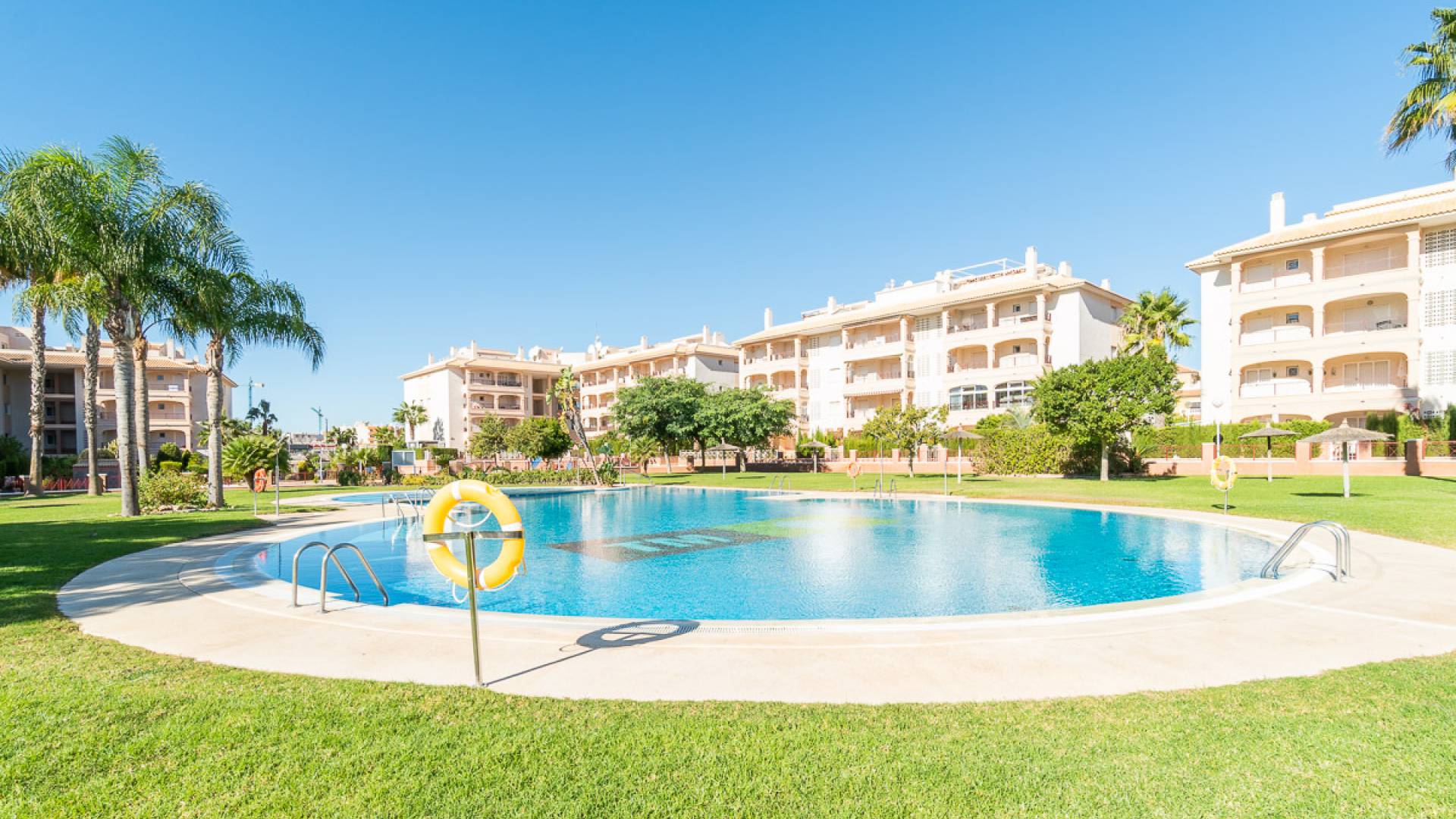 Återförsäljning - Lägenhet - Playa Flamenca - Laguna Golf