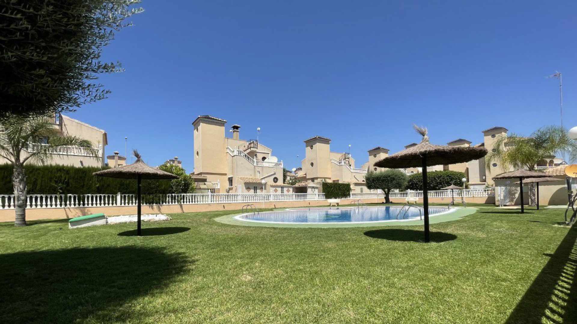 Återförsäljning - Villa - Cabo Roig - Lomas de Cabo Roig