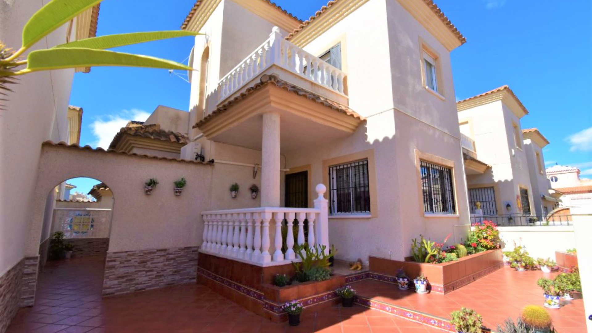 Återförsäljning - Villa - Orihuela Costa - Playa Flamenca