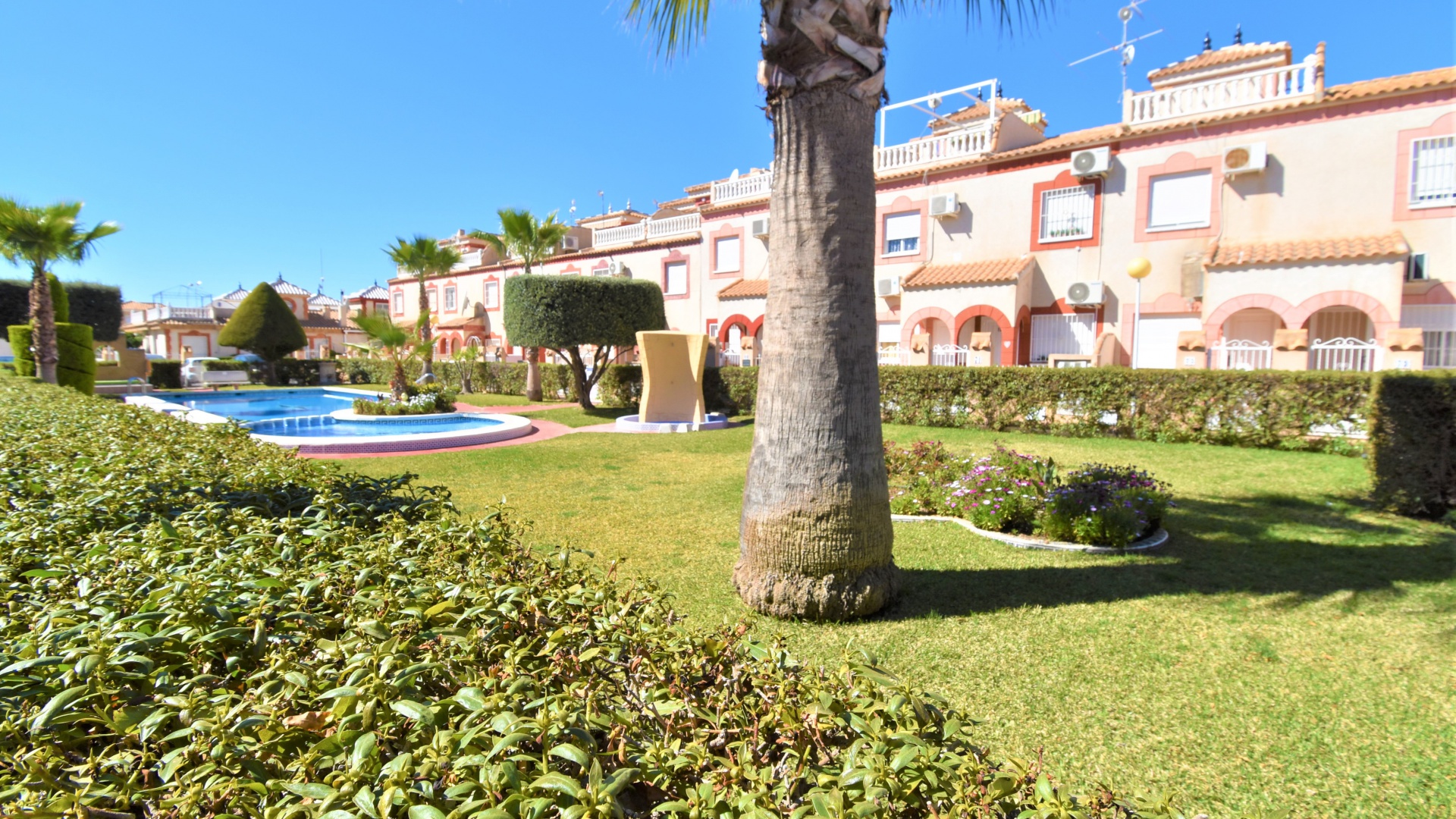 Återförsäljning - Villa - Orihuela Costa - Playa Flamenca