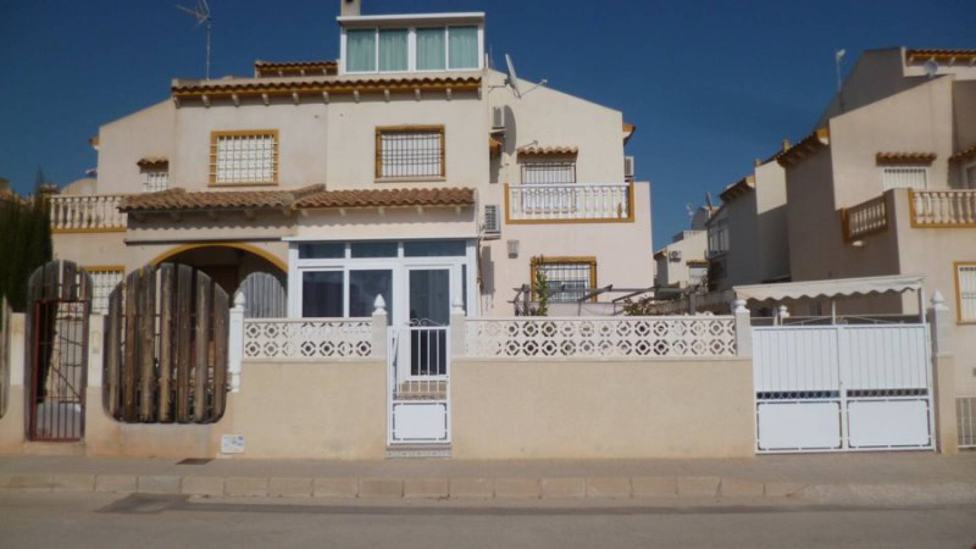 Återförsäljning - Villa - Playa Flamenca - perla del mar