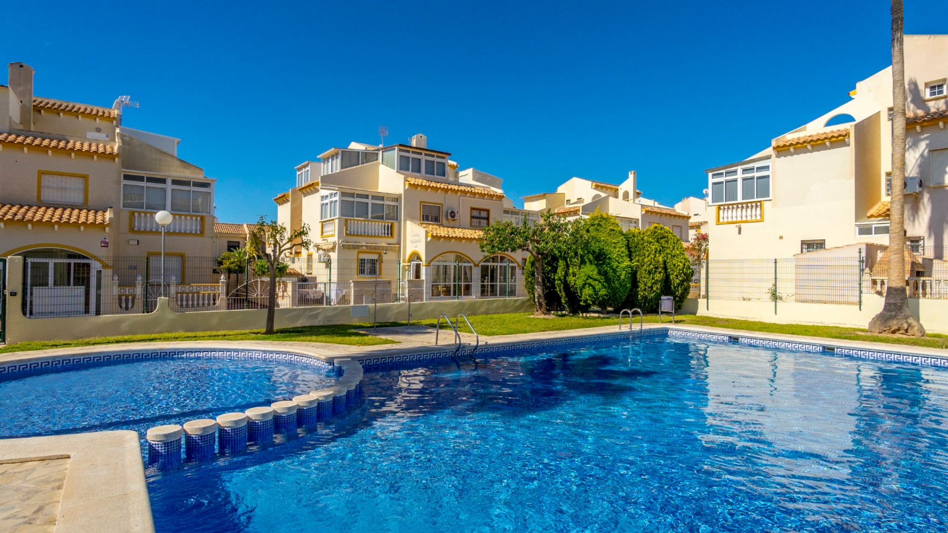 Återförsäljning - Villa - Playa Flamenca - perla del mar