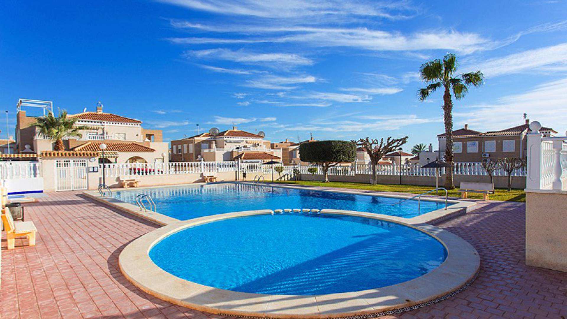 Återförsäljning - Villa - Torrevieja - altos de la bahia