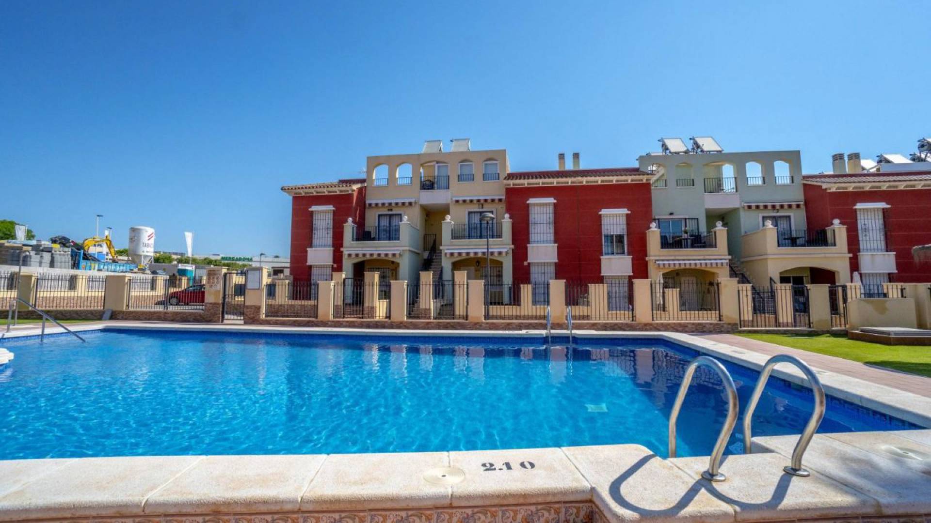 Återförsäljning - Villa - Torrevieja - altos de la bahia