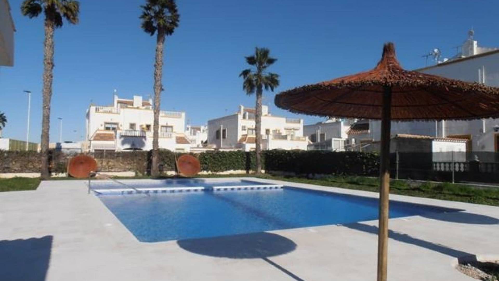 Återförsäljning - Villa - Torrevieja - jardin del mar