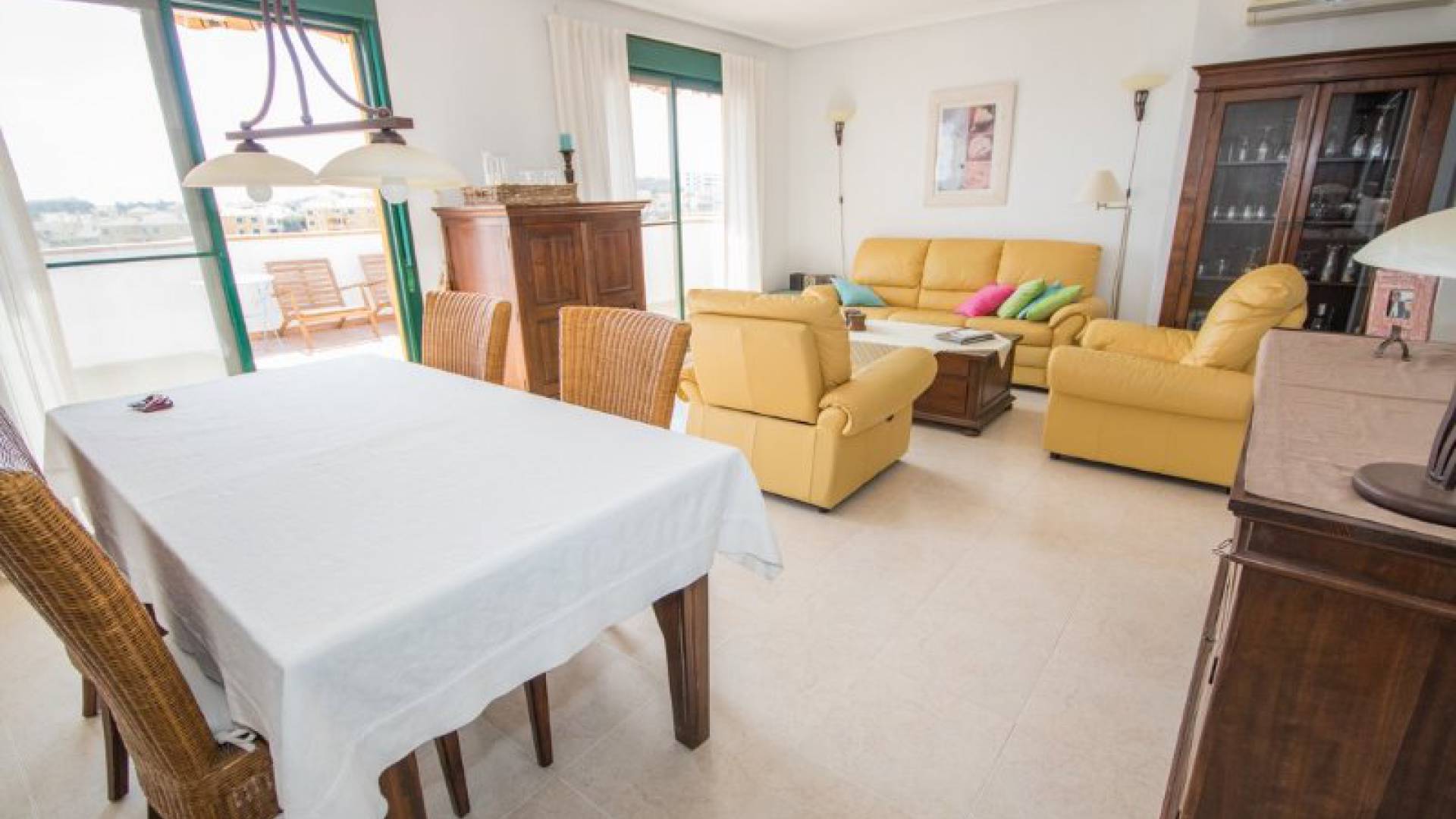 Resale - Apartment - Campoamor - Res. Los Almendros