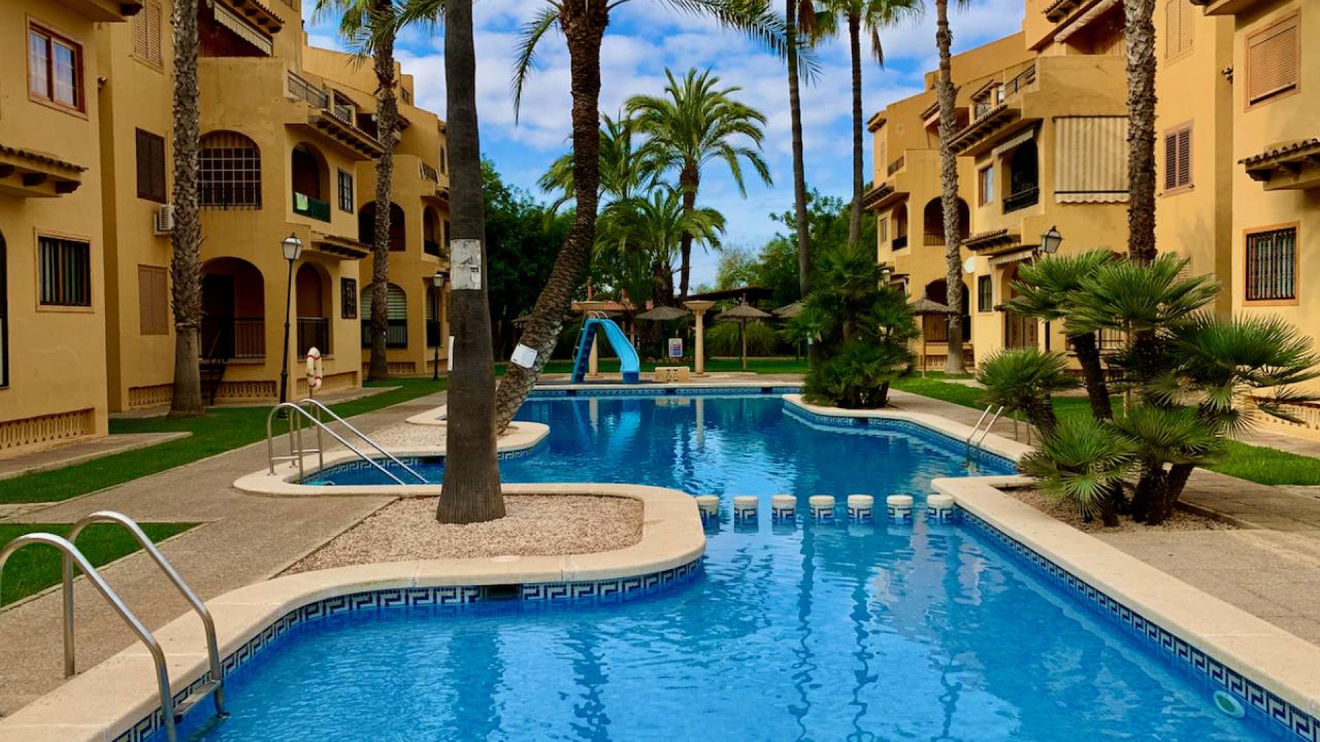 Resale - Apartment - La Mata