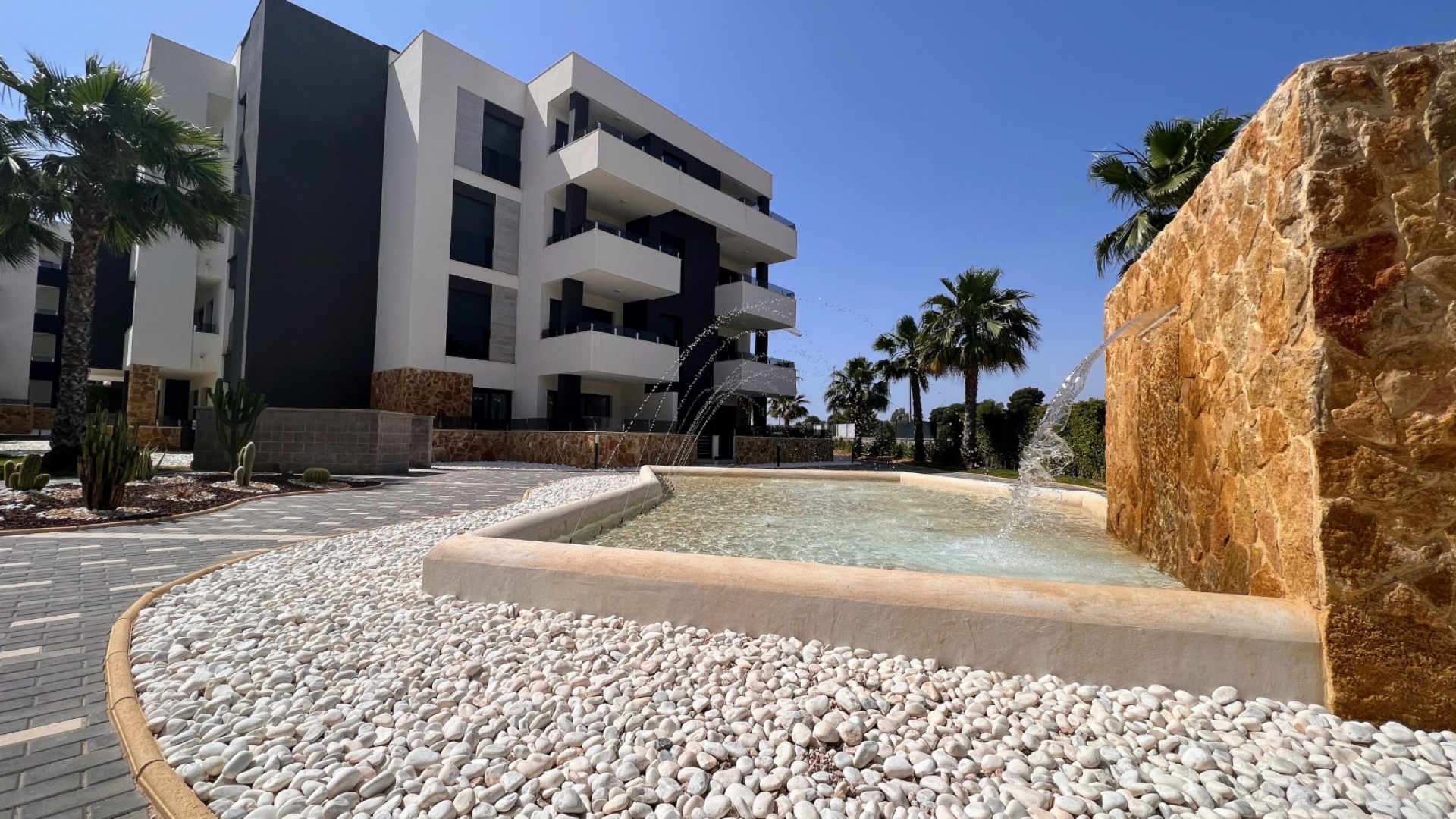 Resale - Apartment - Los Altos - Res. El Amanecer