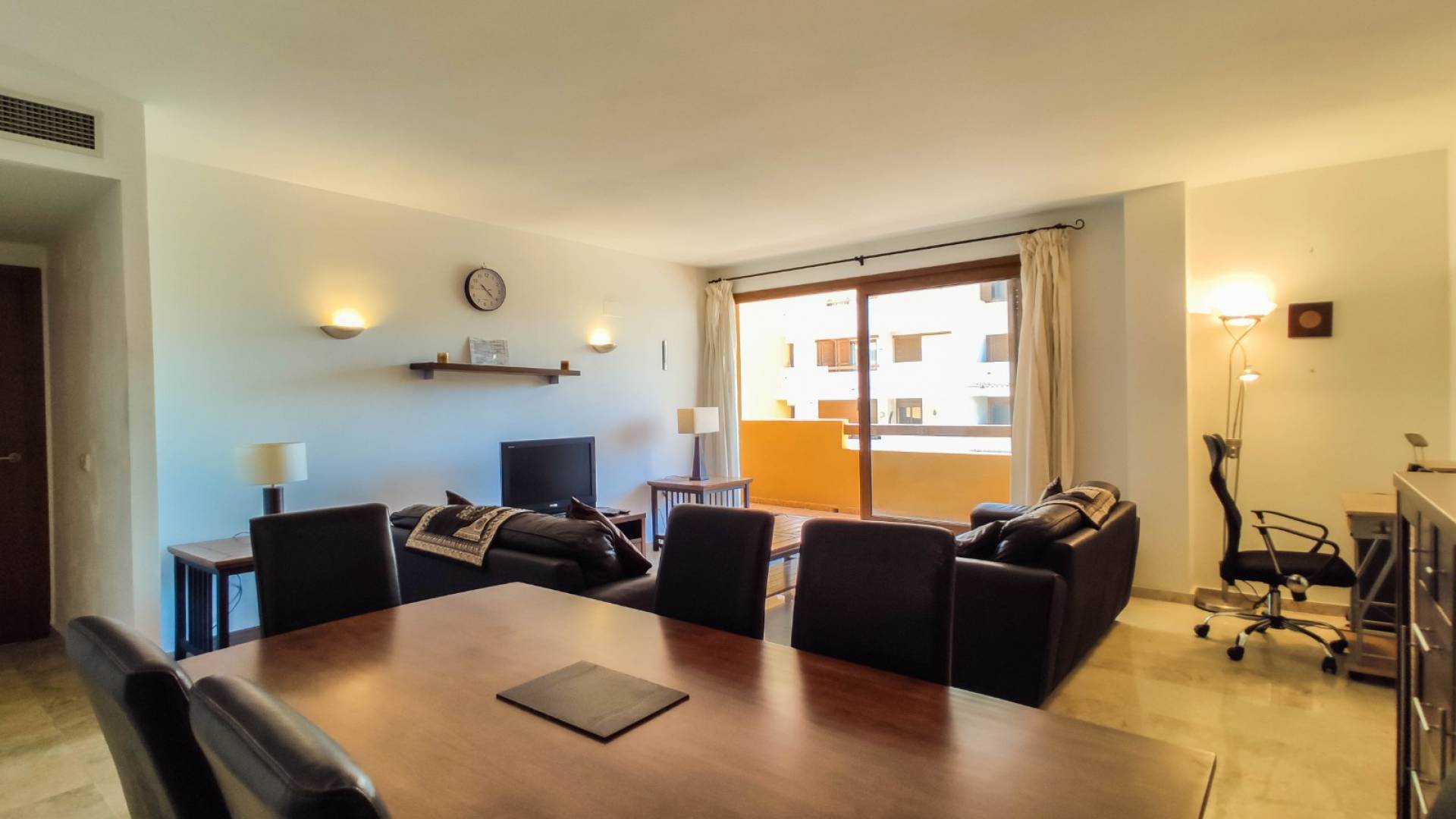 Resale - Apartment - Punta Prima - la entrada