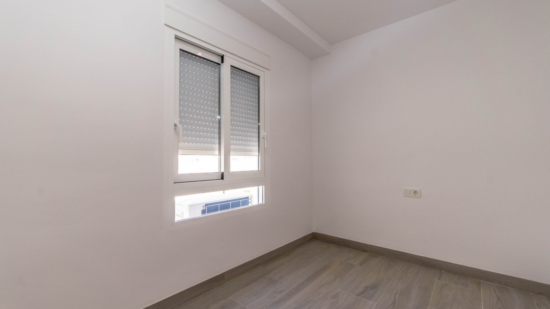 Resale - Apartment - Torrevieja - 1st line to the sea