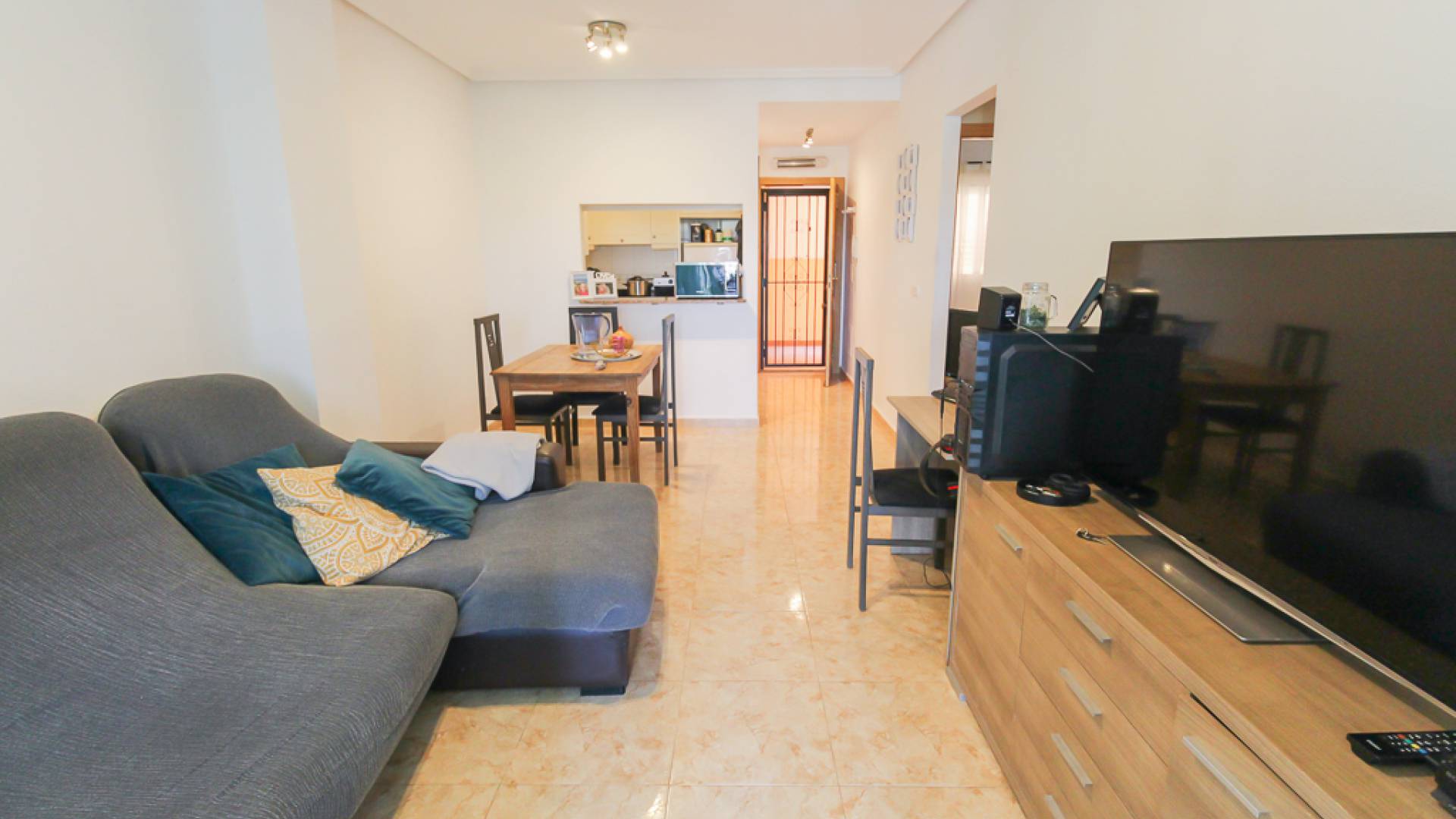 Resale - Apartment - Torrevieja - Aguas Nuevas