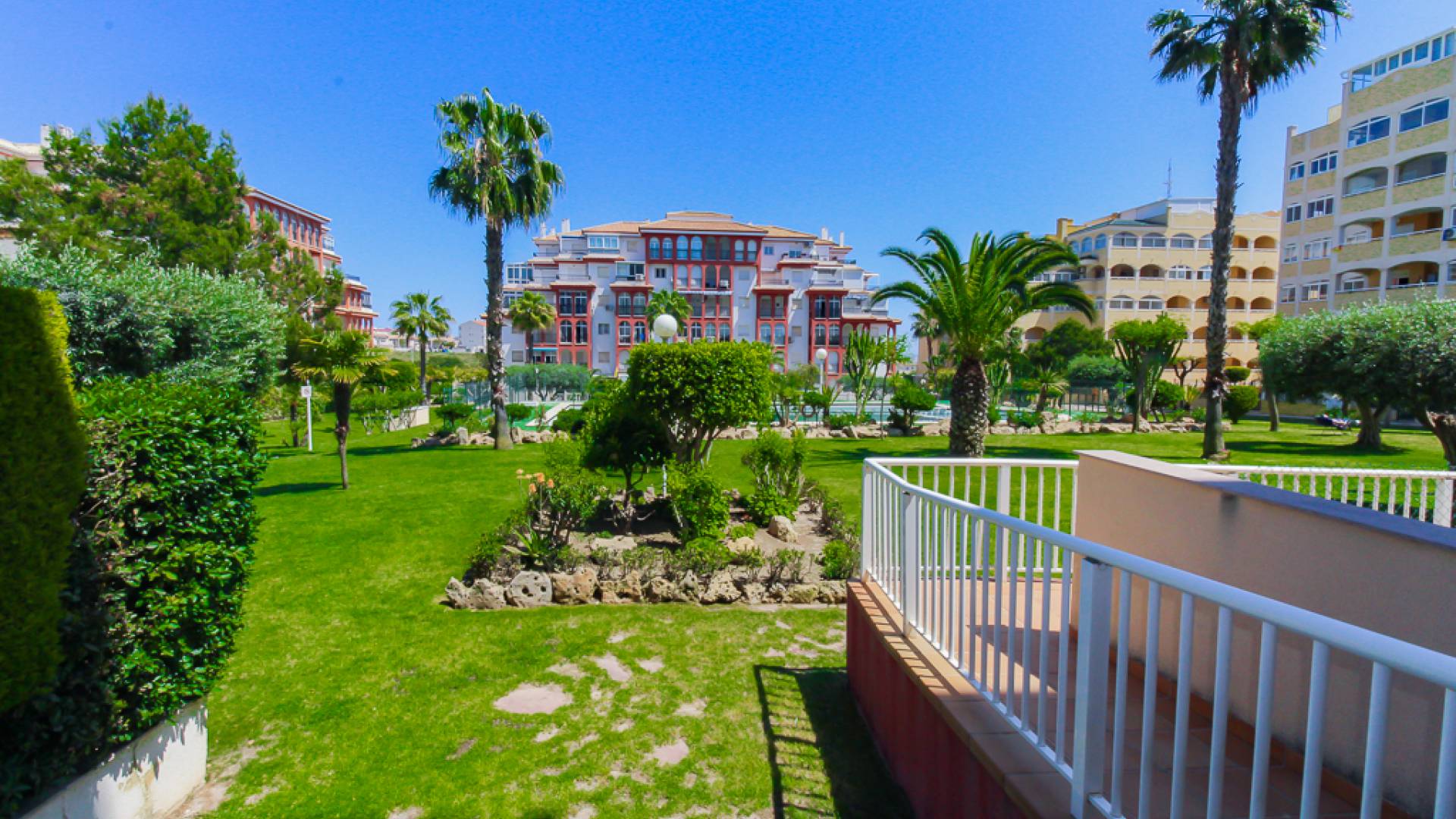 Resale - Apartment - Torrevieja - Aguas Nuevas