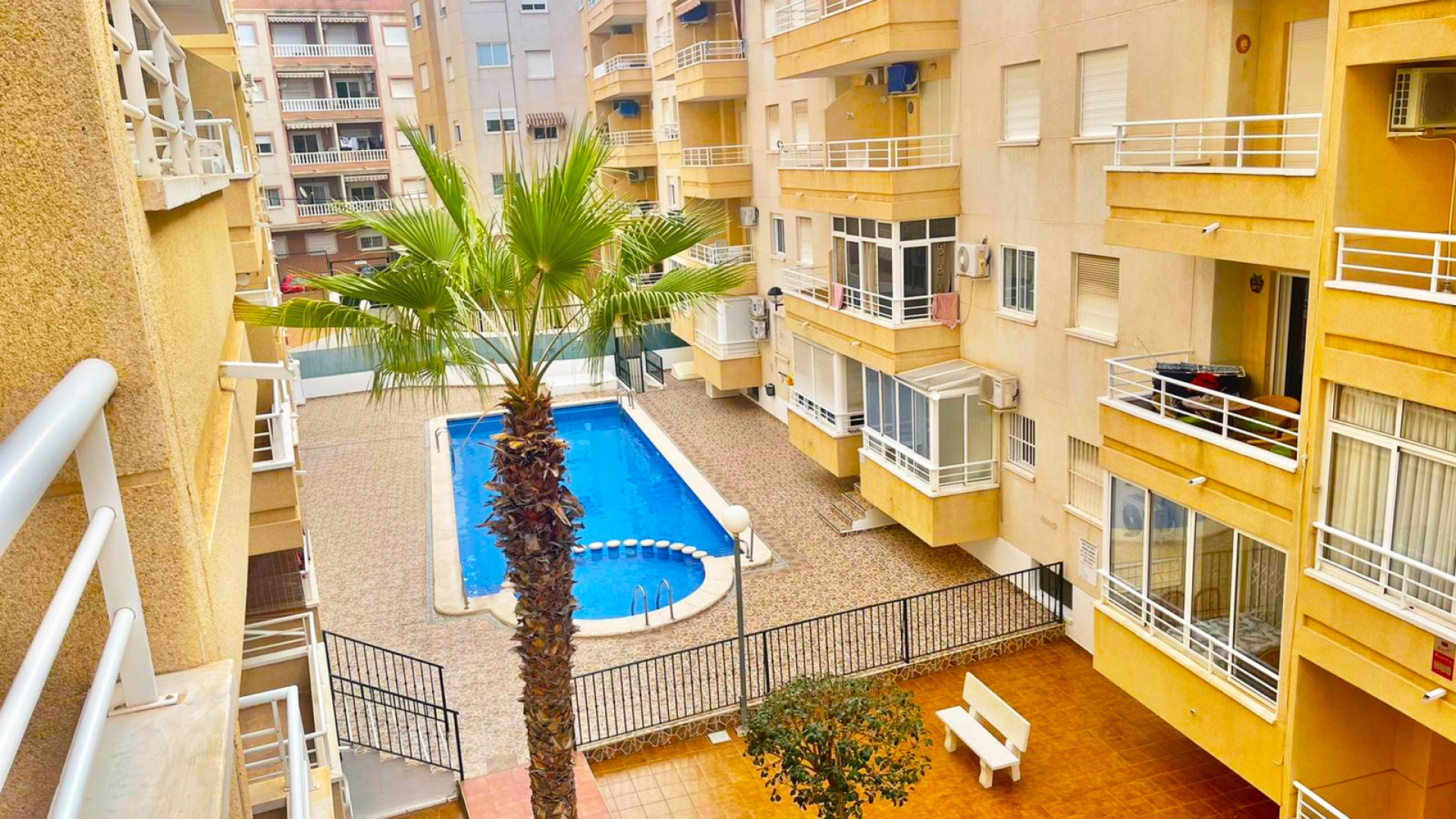 Resale - Apartment - Torrevieja - Beachside Torrevieja