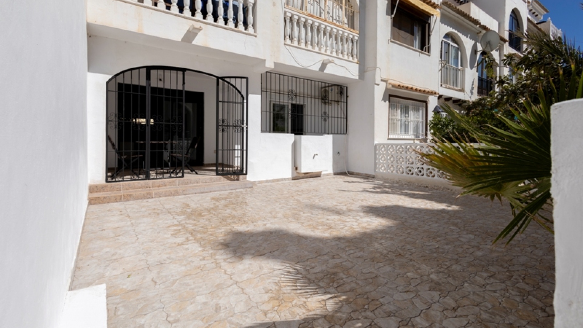 Resale - Apartment - Torrevieja - calas blancas