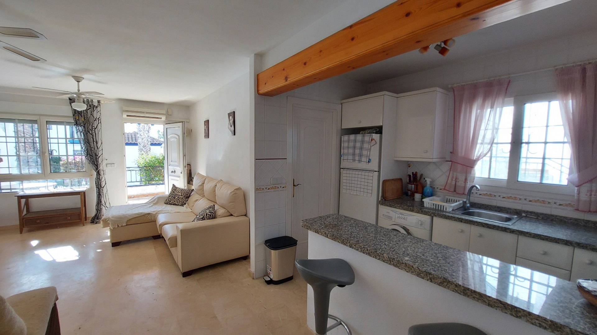 Resale - Apartment - Villamartin - rioja