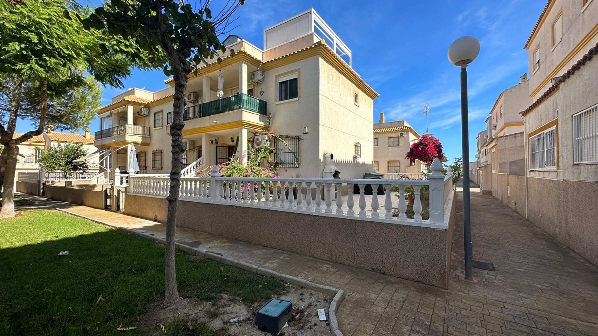 Resale - Apartment - Villamartin - st james hill