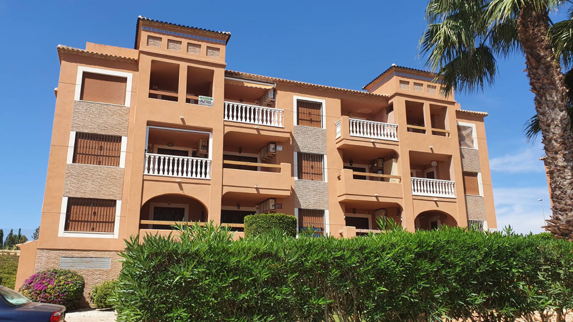 Resale - Apartment - Villamartin