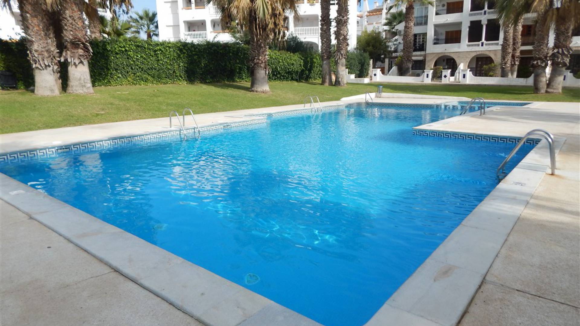 Resale - Apartment - Villamartin