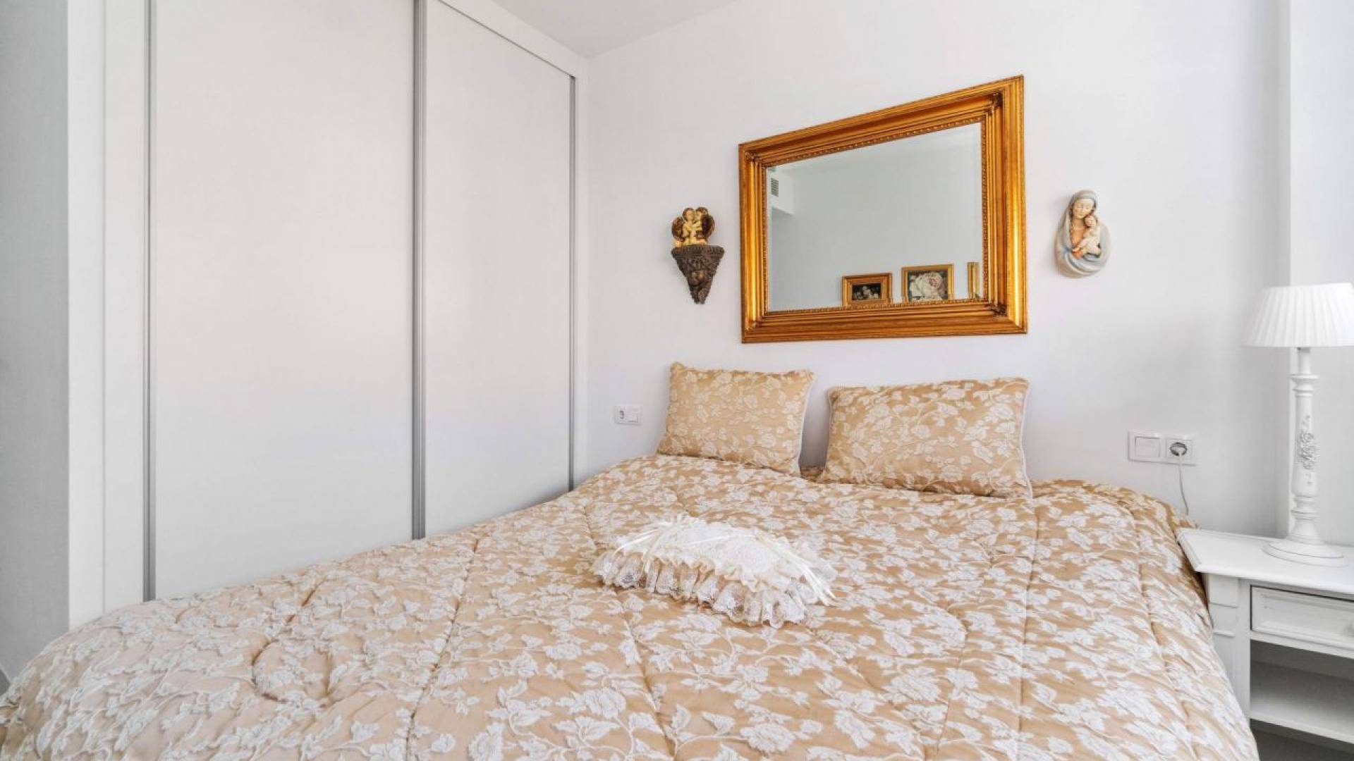 Resale - Apartment - Villamartin