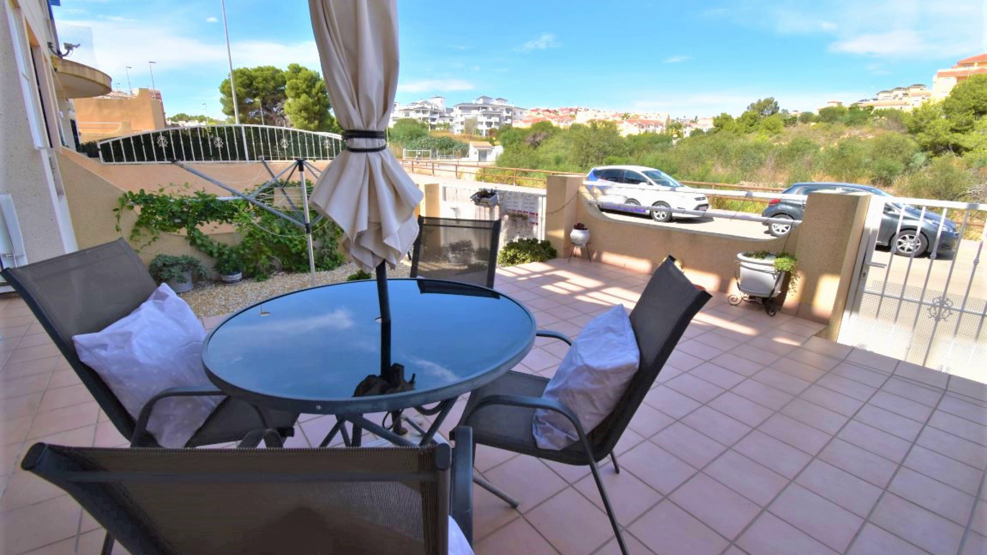 Resale - Apartment - Villamartin