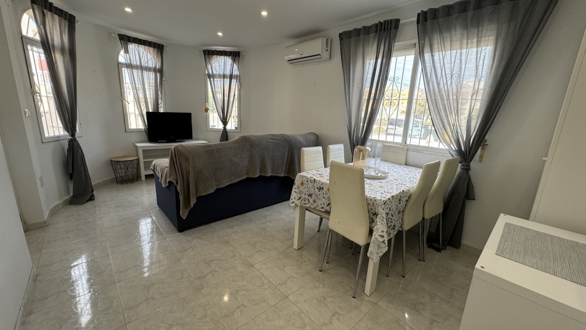 Resale - Apartment - Villamartin