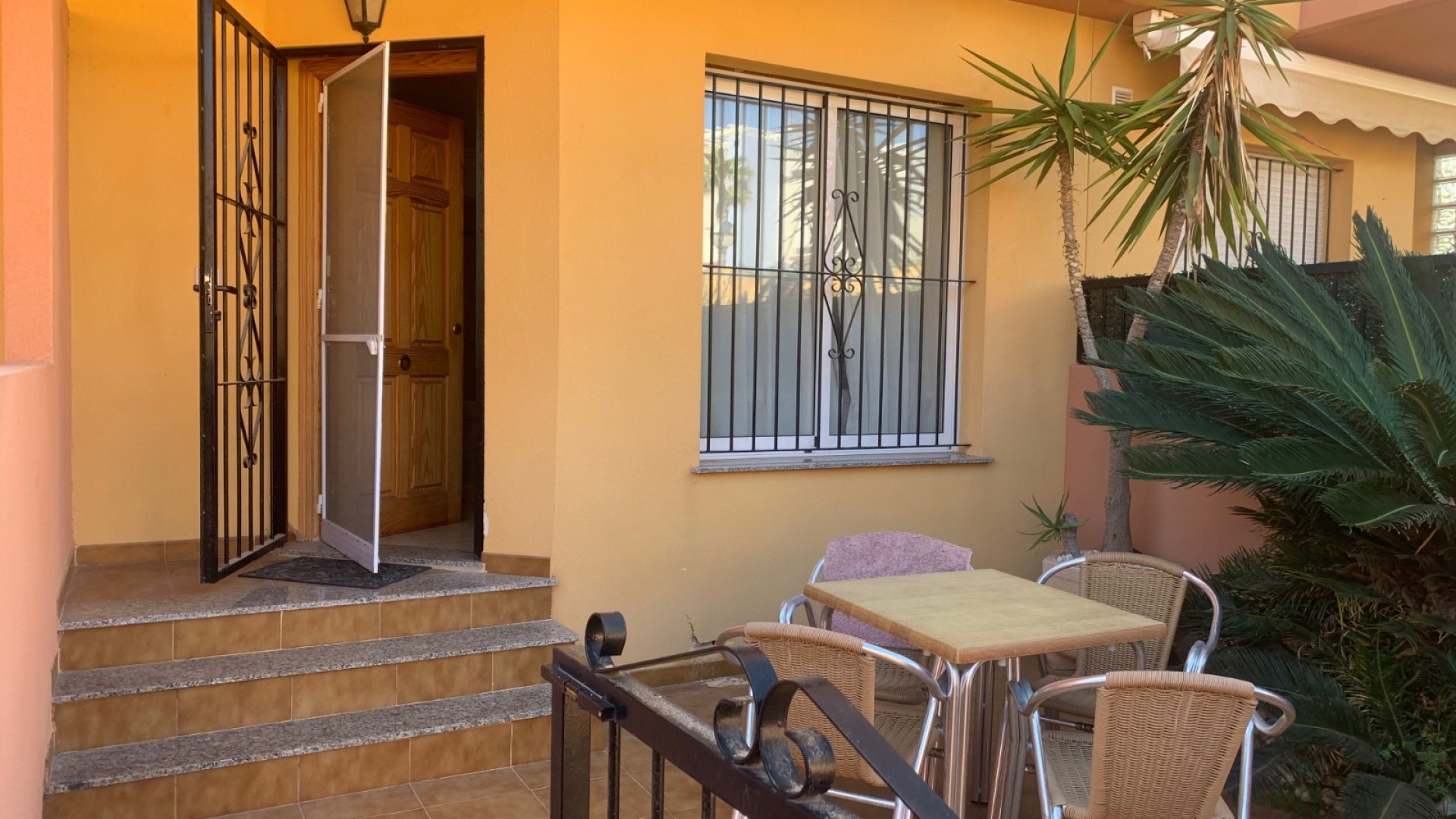 Resale - Townhouse - Cabo Roig