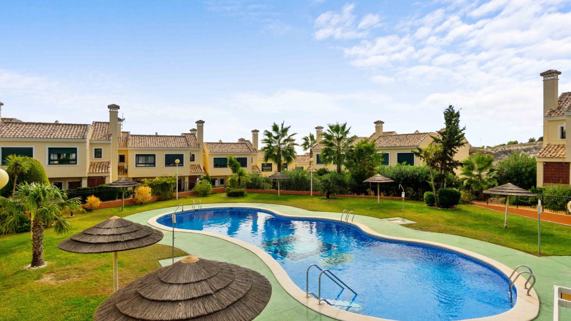 Resale - Townhouse - Campoamor