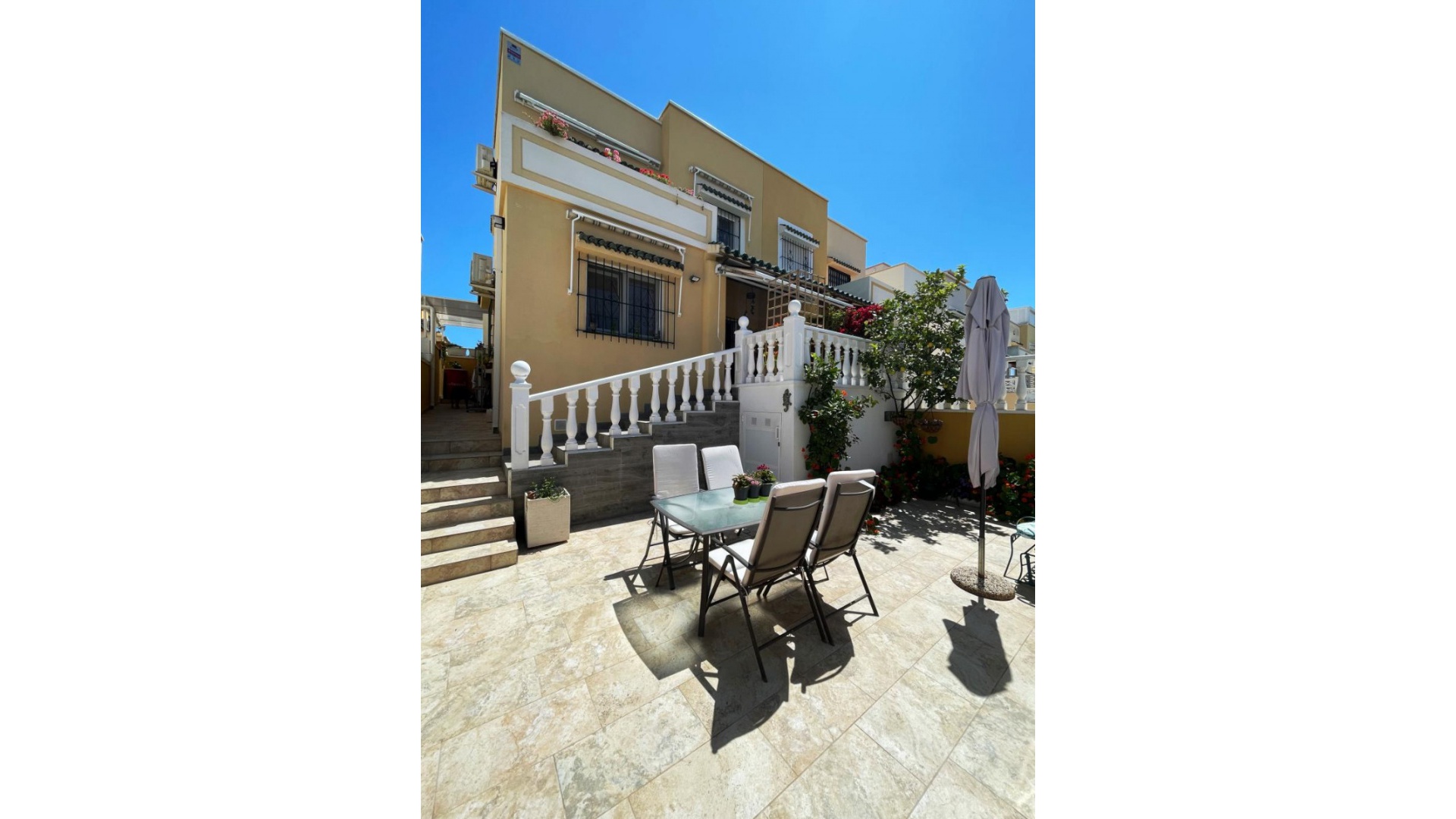 Resale - Townhouse - Los Altos