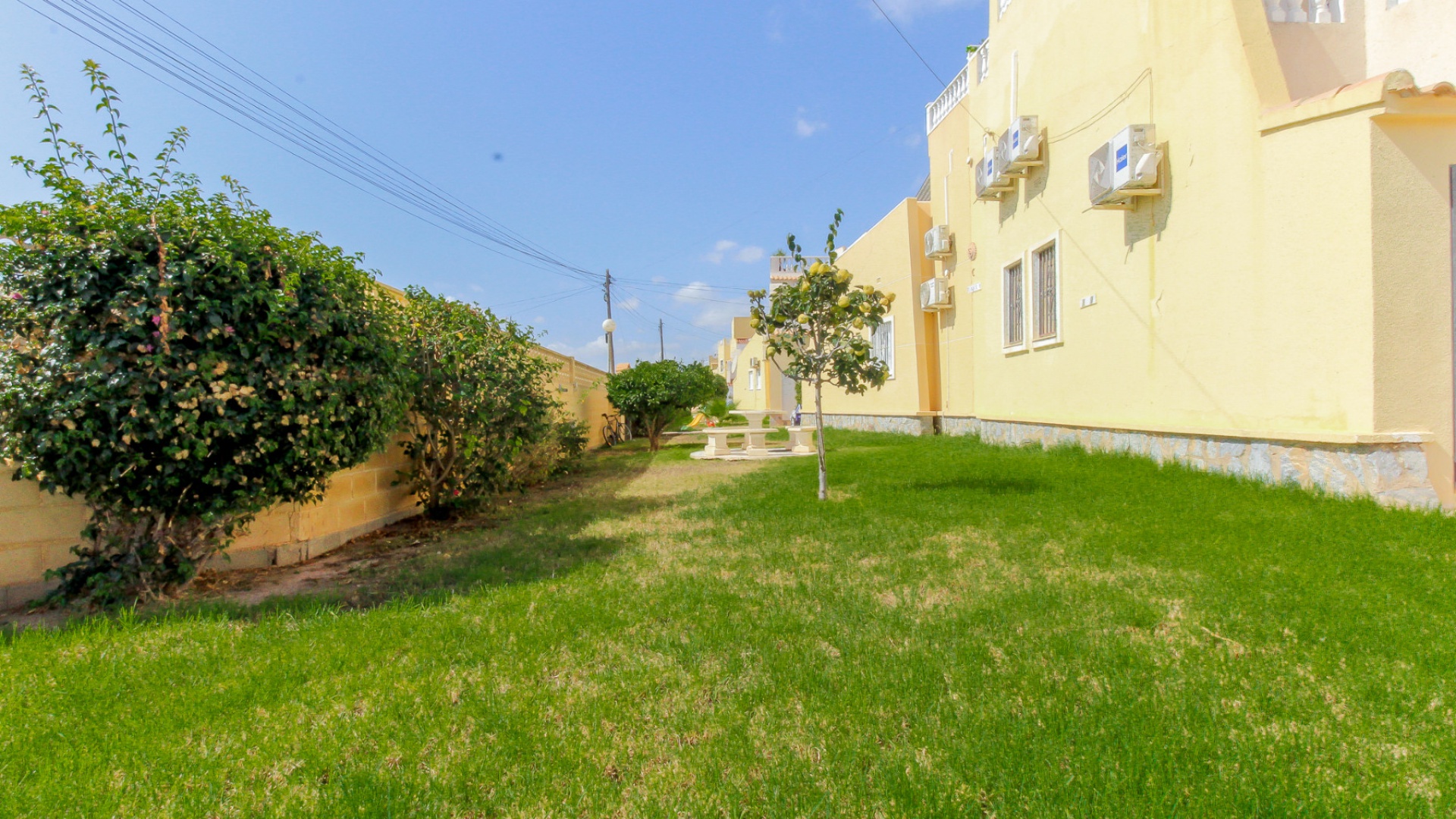 Resale - Townhouse - Playa Flamenca - las chismosas