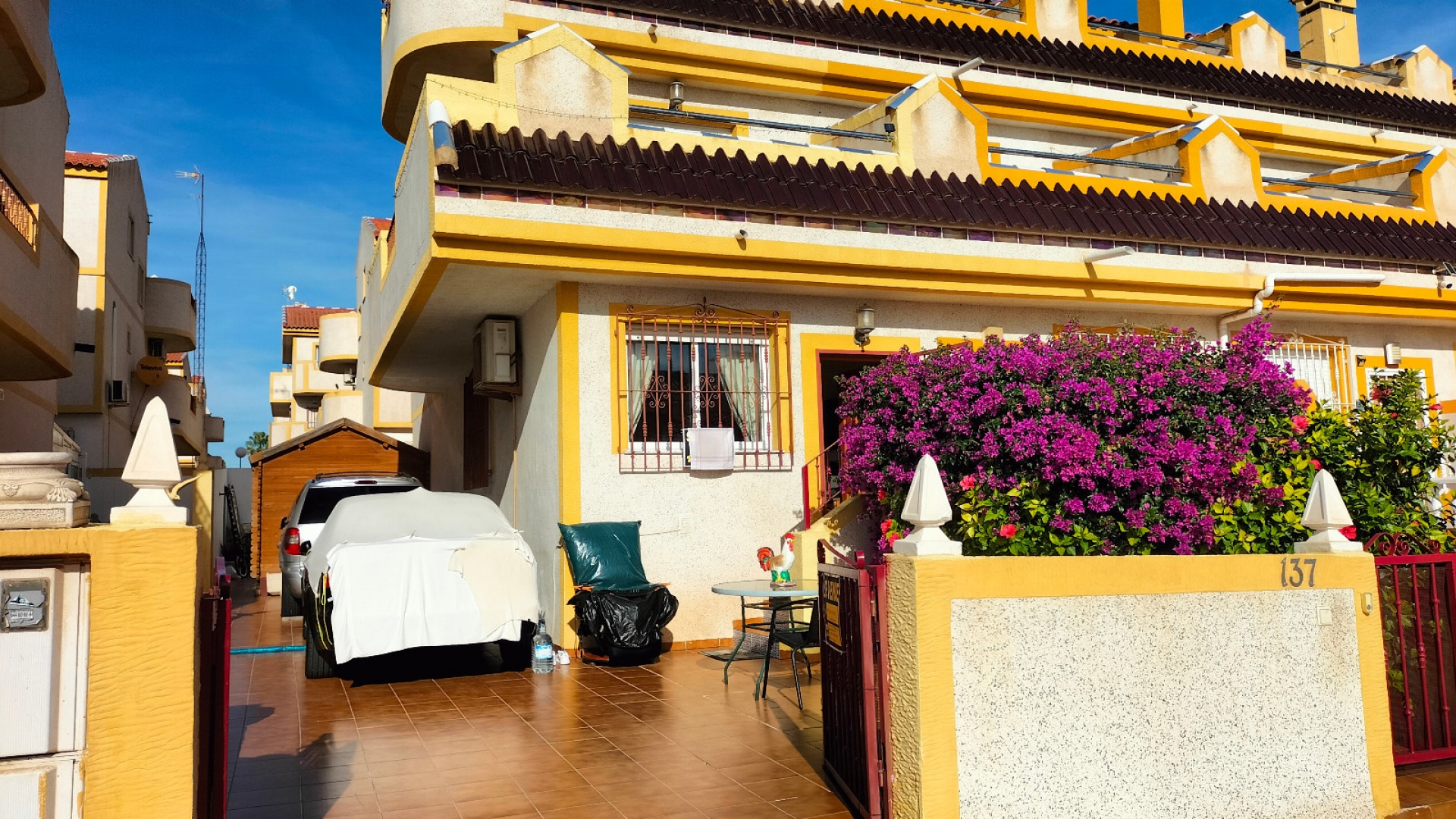 Resale - Townhouse - Playa Flamenca - las chismosas