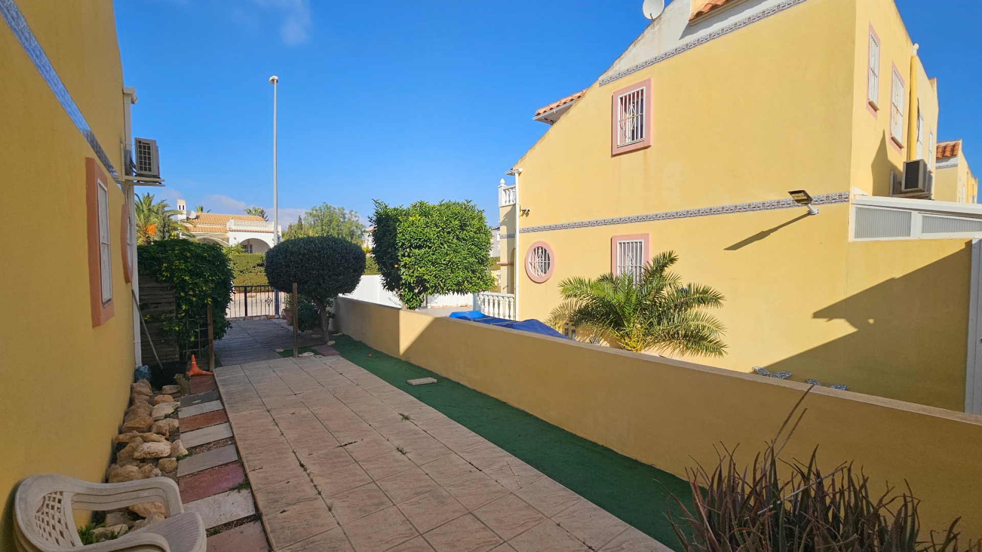 Resale - Townhouse - Playa Flamenca - las chismosas