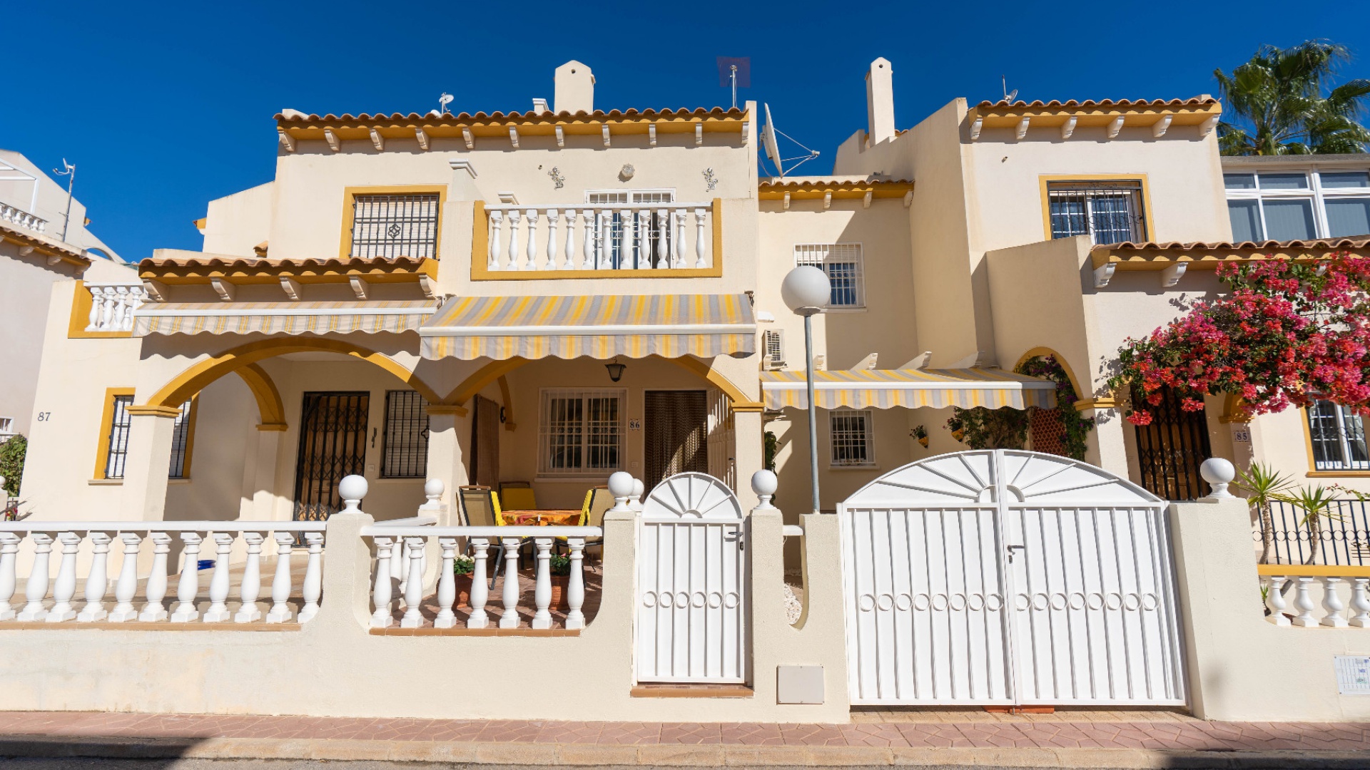 Resale - Townhouse - Playa Flamenca - perla del mar