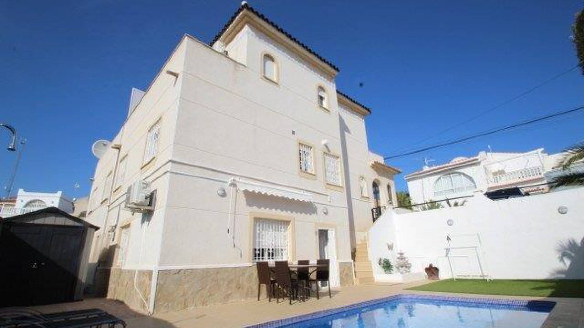 Resale - Townhouse - Villamartin - blue lagoon