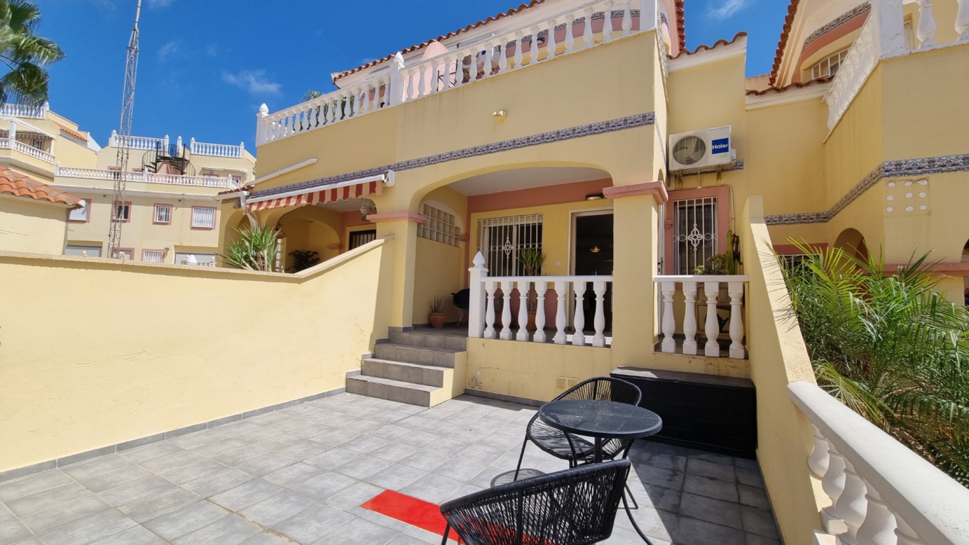 Resale - Townhouse - Villamartin - bosque de las lomas