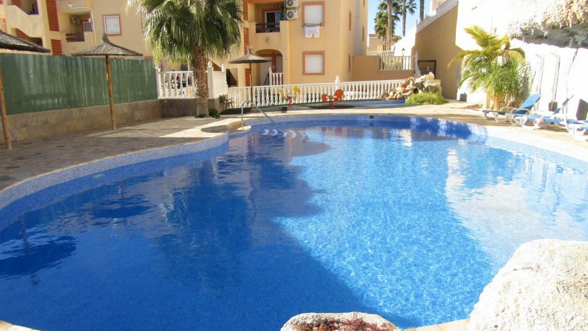 Resale - Townhouse - Villamartin - bosque de las lomas