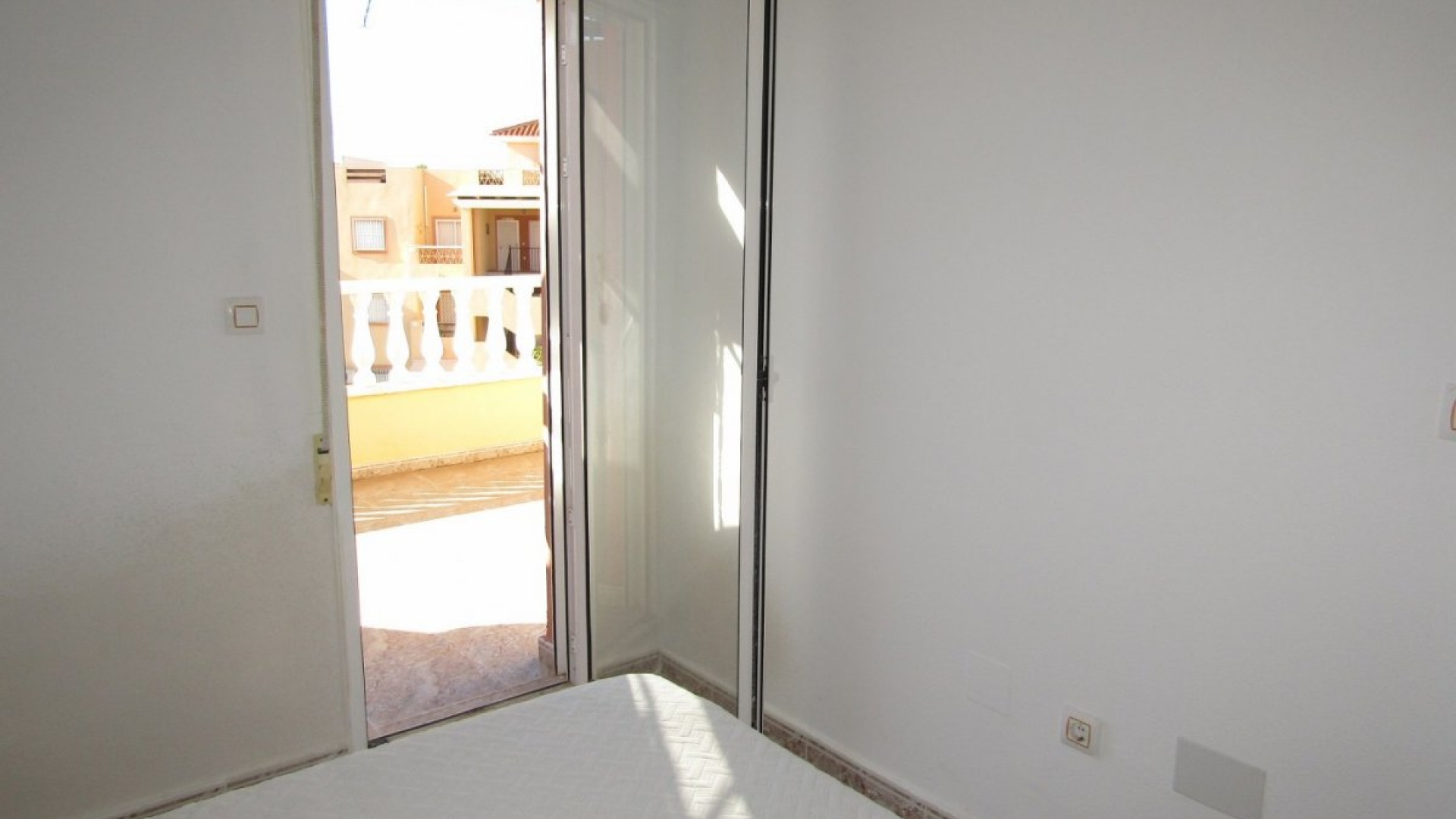 Resale - Townhouse - Villamartin - bosque de las lomas