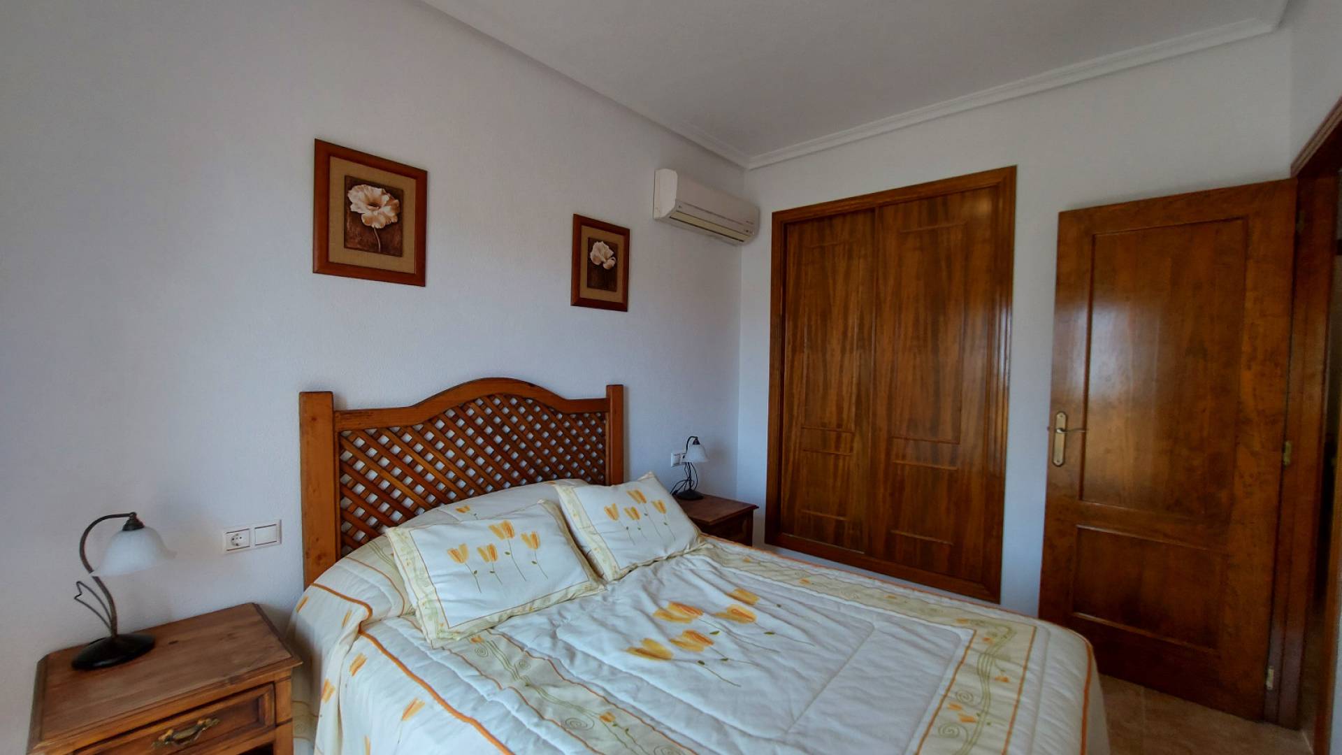 Resale - Townhouse - Villamartin - entre golf