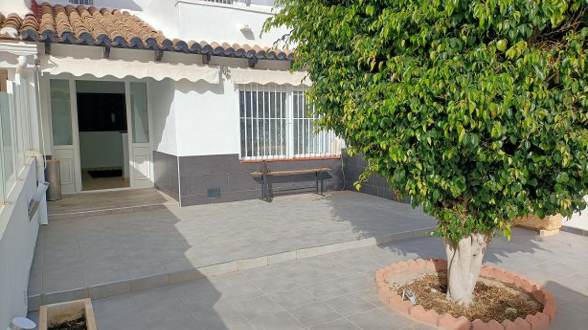 Resale - Townhouse - Villamartin - lomas del golf