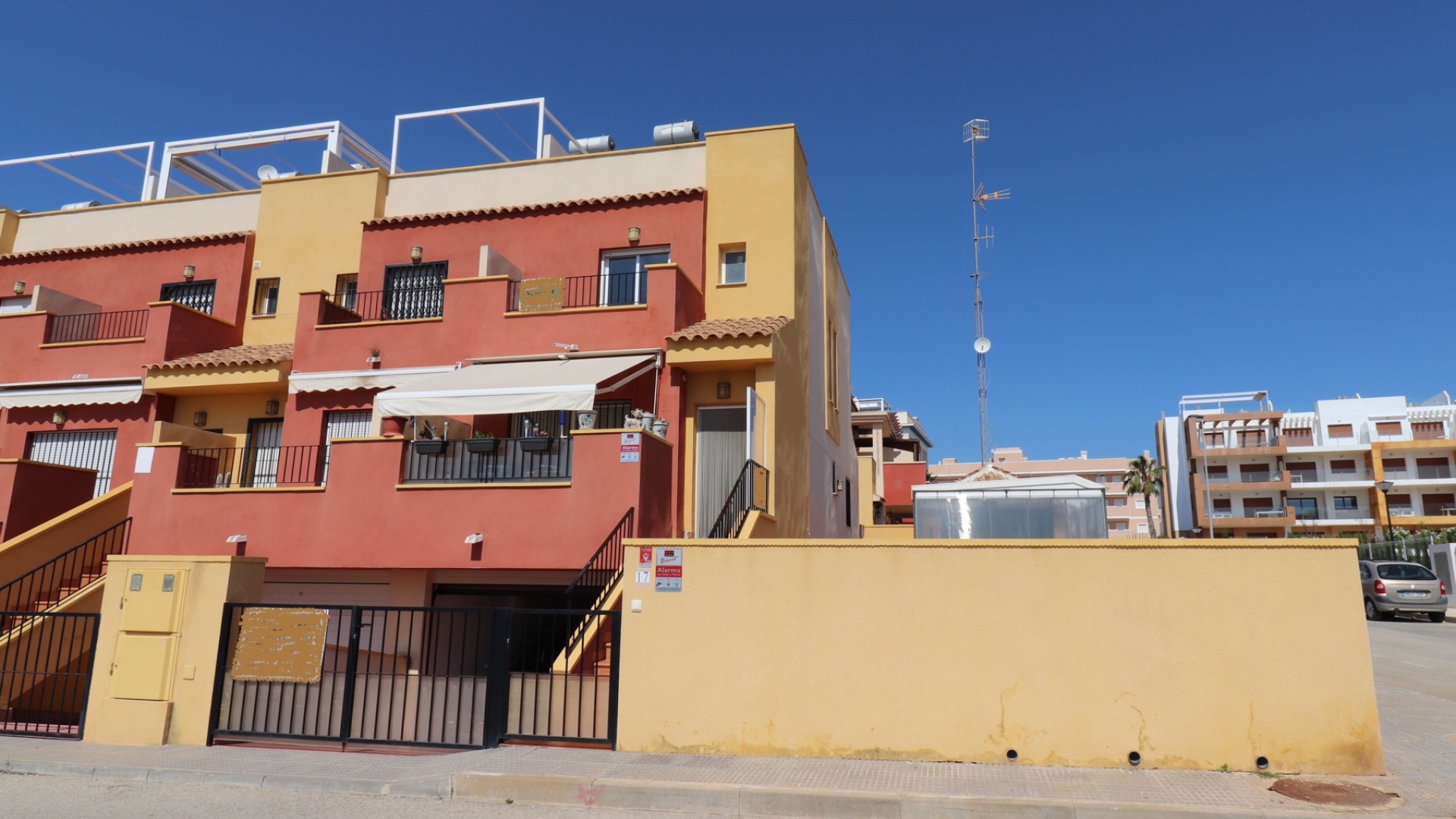 Resale - Townhouse - Villamartin