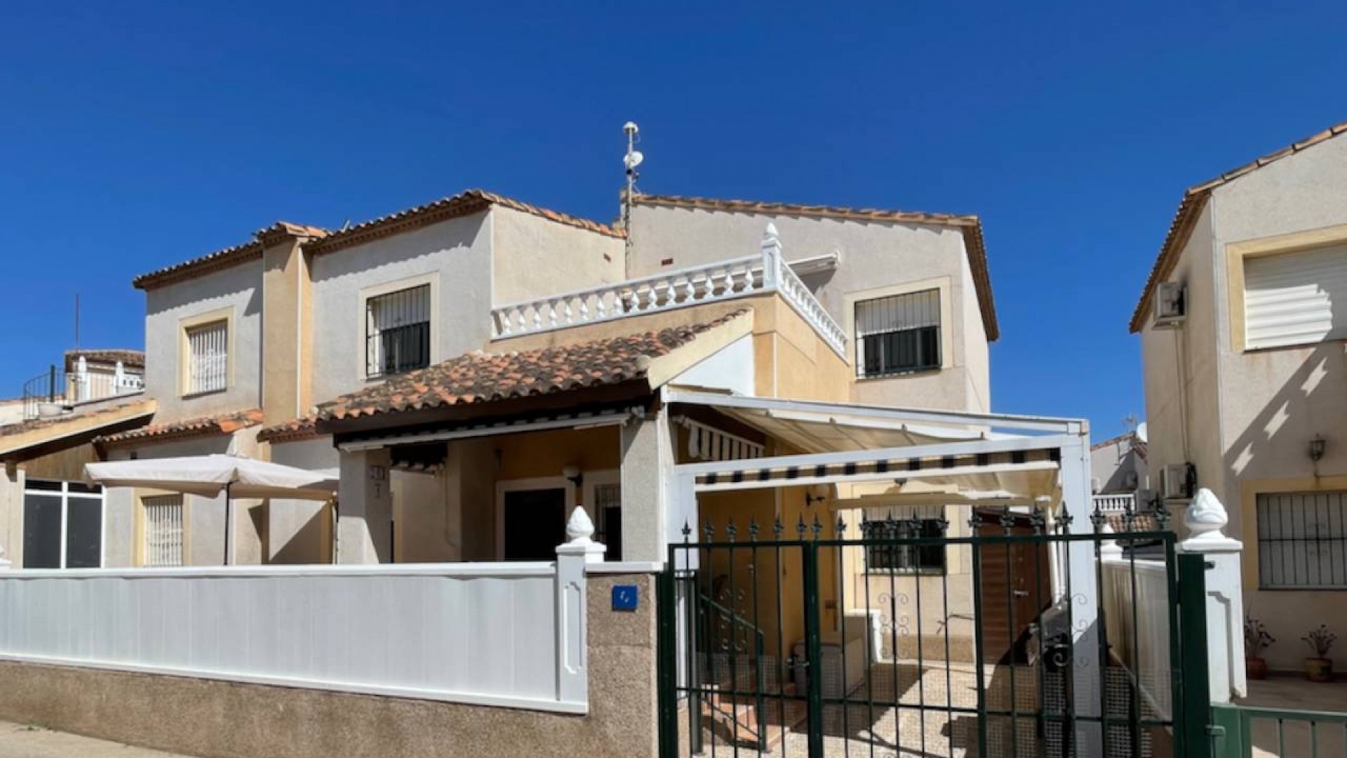 Resale - Villa - Algorfa - Montebello