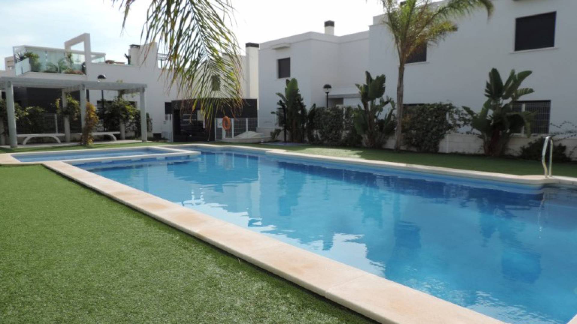 Resale - Villa - Cabo Roig