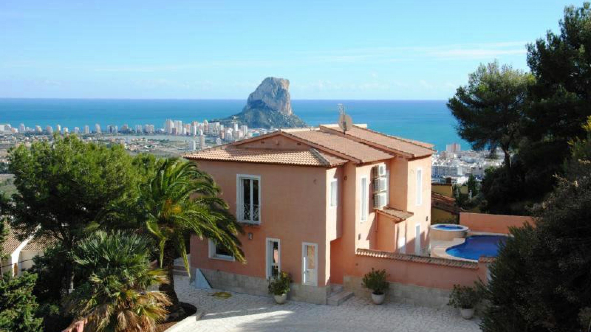 Resale - Villa - Calpe