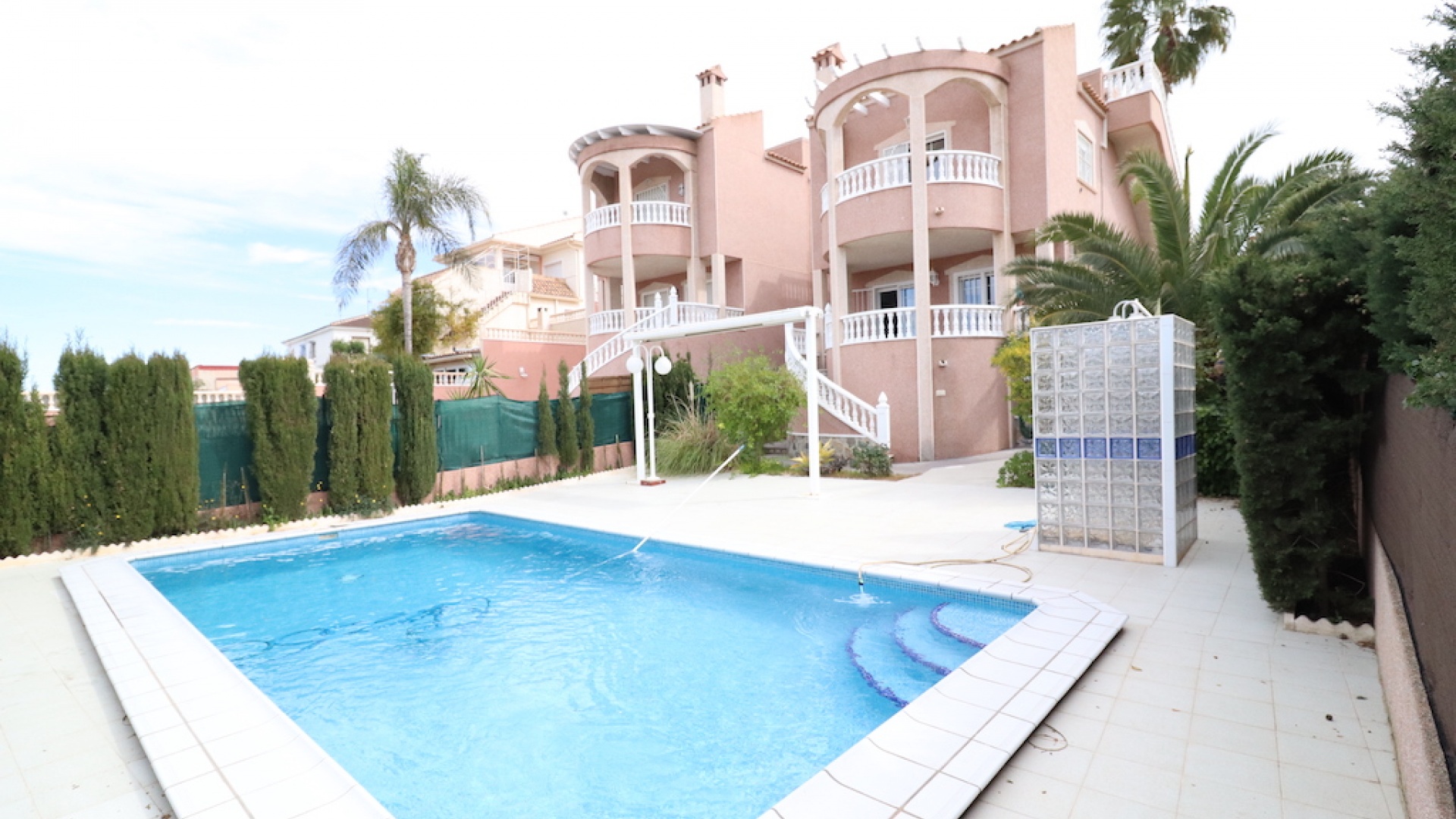 Resale - Villa - Los Balcones