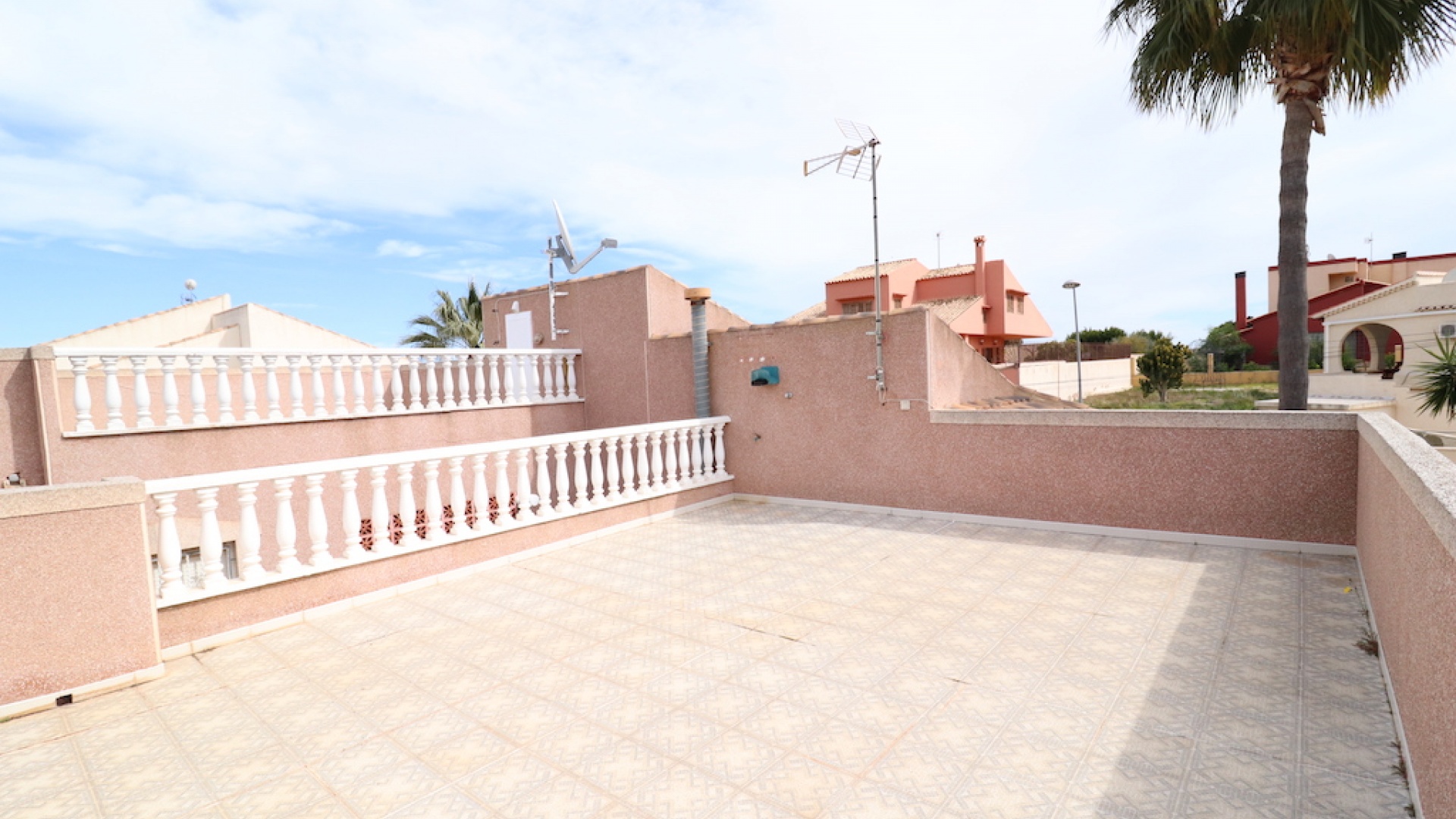 Resale - Villa - Los Balcones