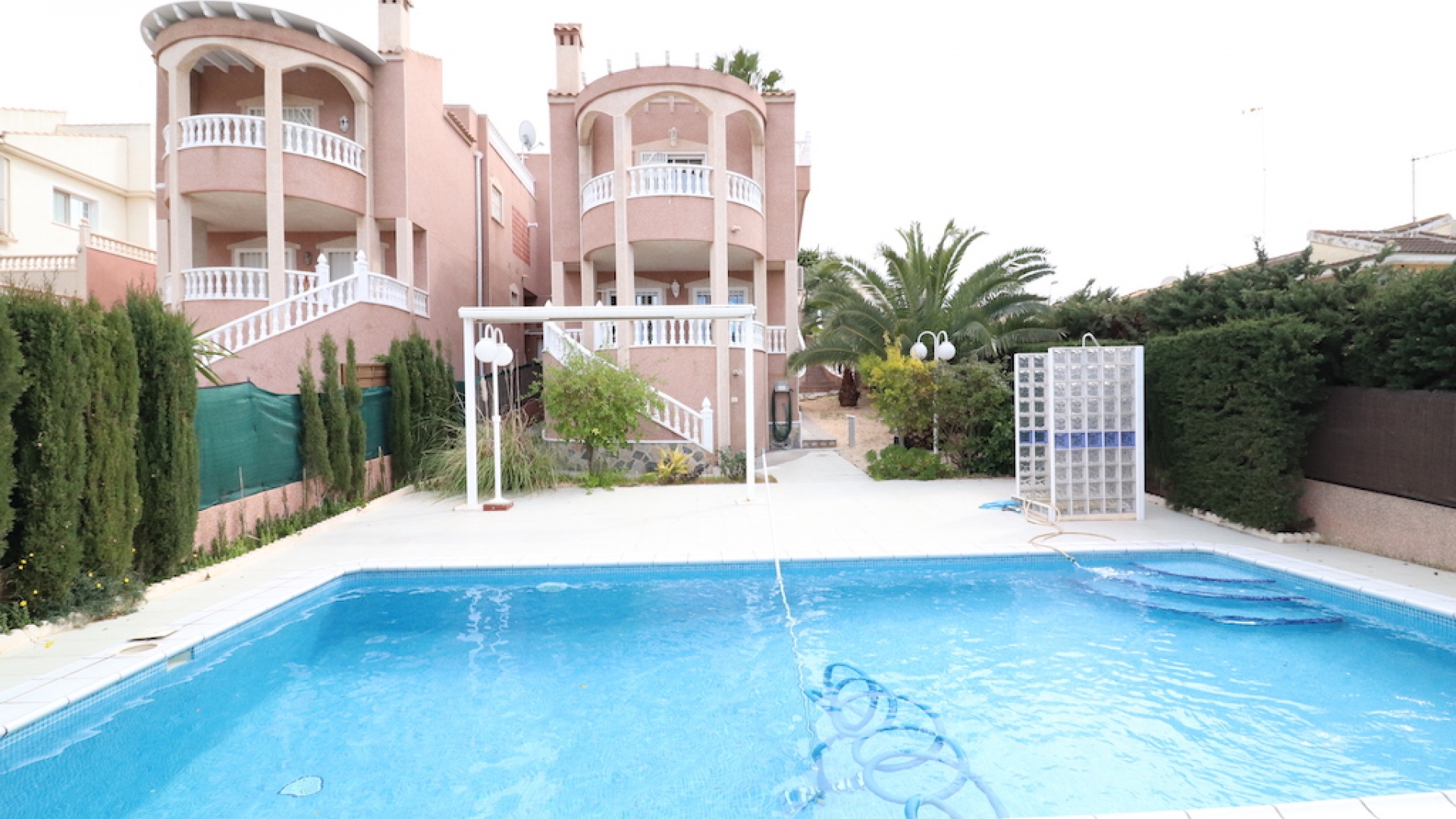 Resale - Villa - Los Balcones