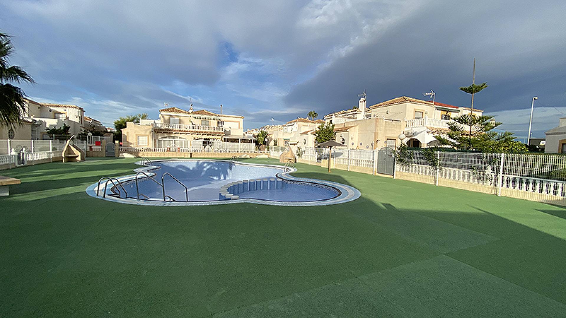 Resale - Villa - Playa Flamenca - serena