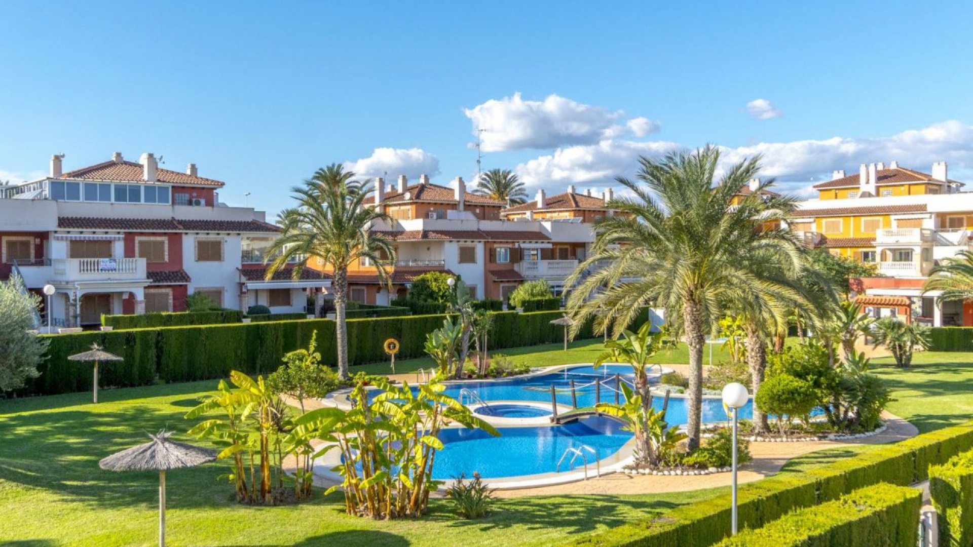 Resale - Villa - Playa Flamenca - zeniamar