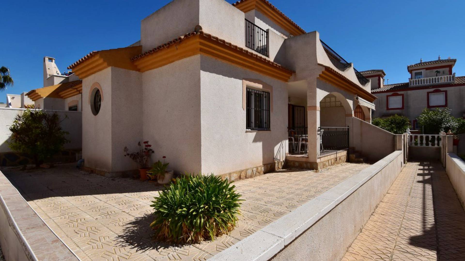 Resale - Villa - Playa Flamenca